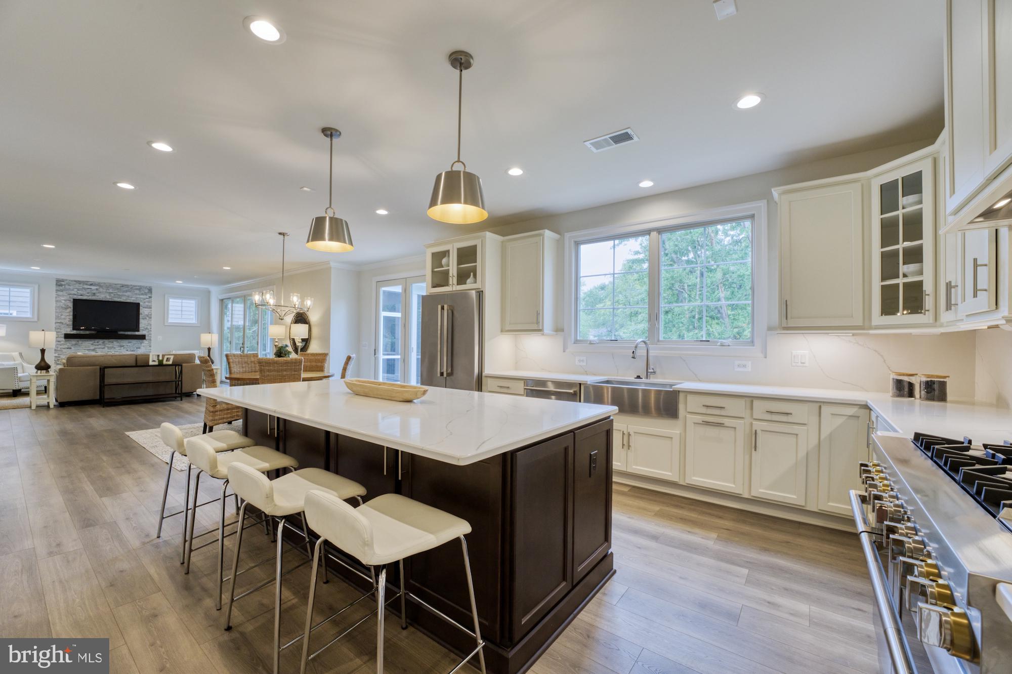 DEVON PARK - Residential