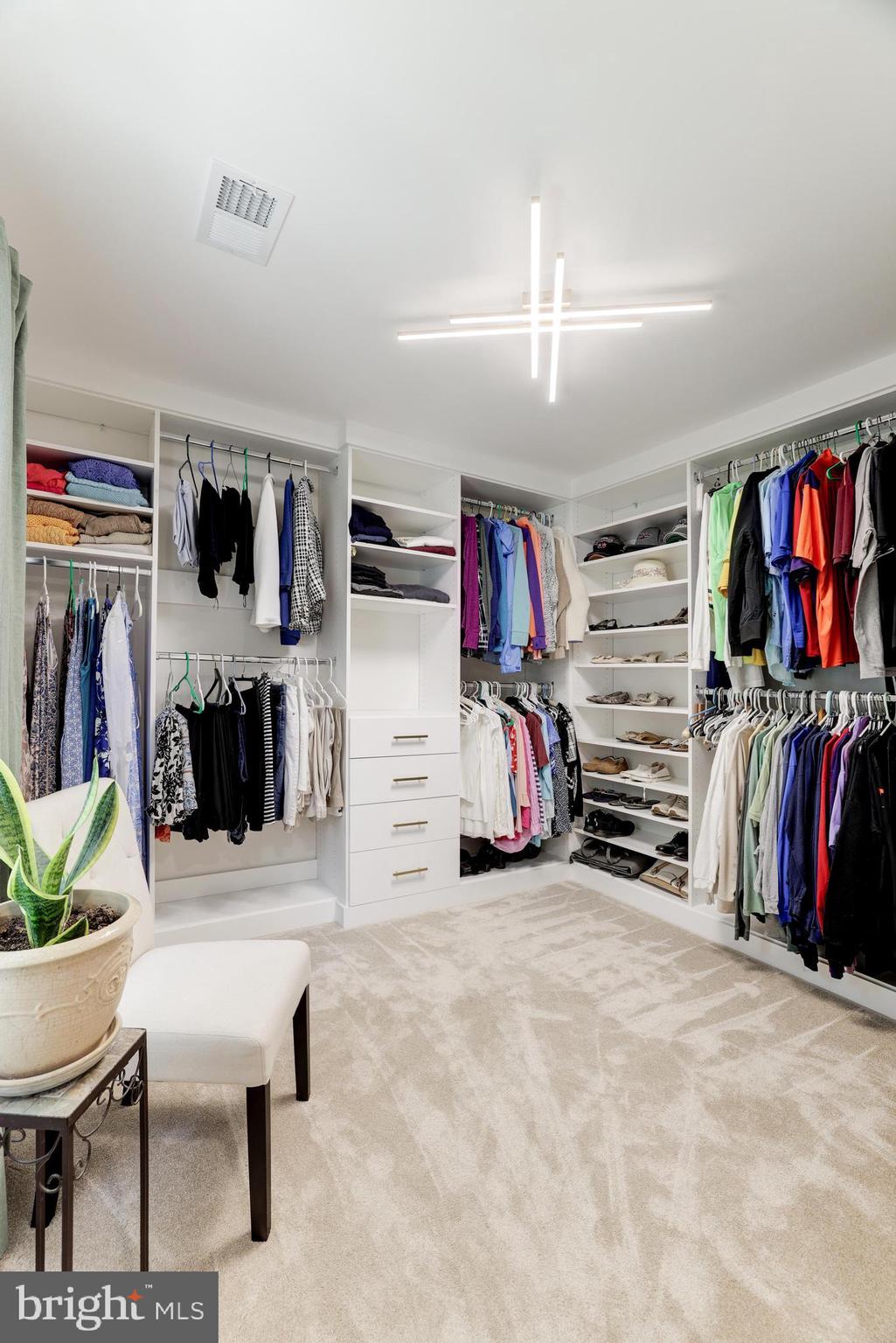 HICKORY HILLS 3 - Residential