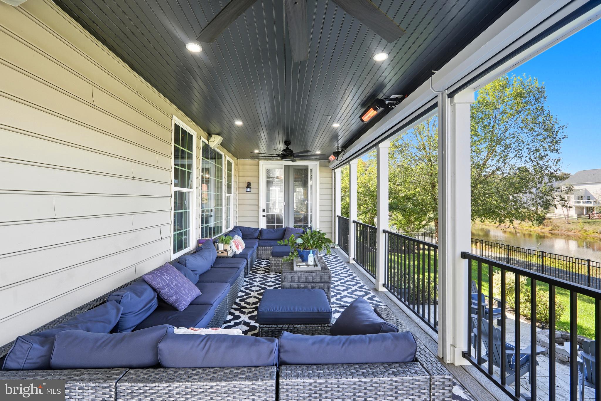 VIRGINIA MANOR - Residential