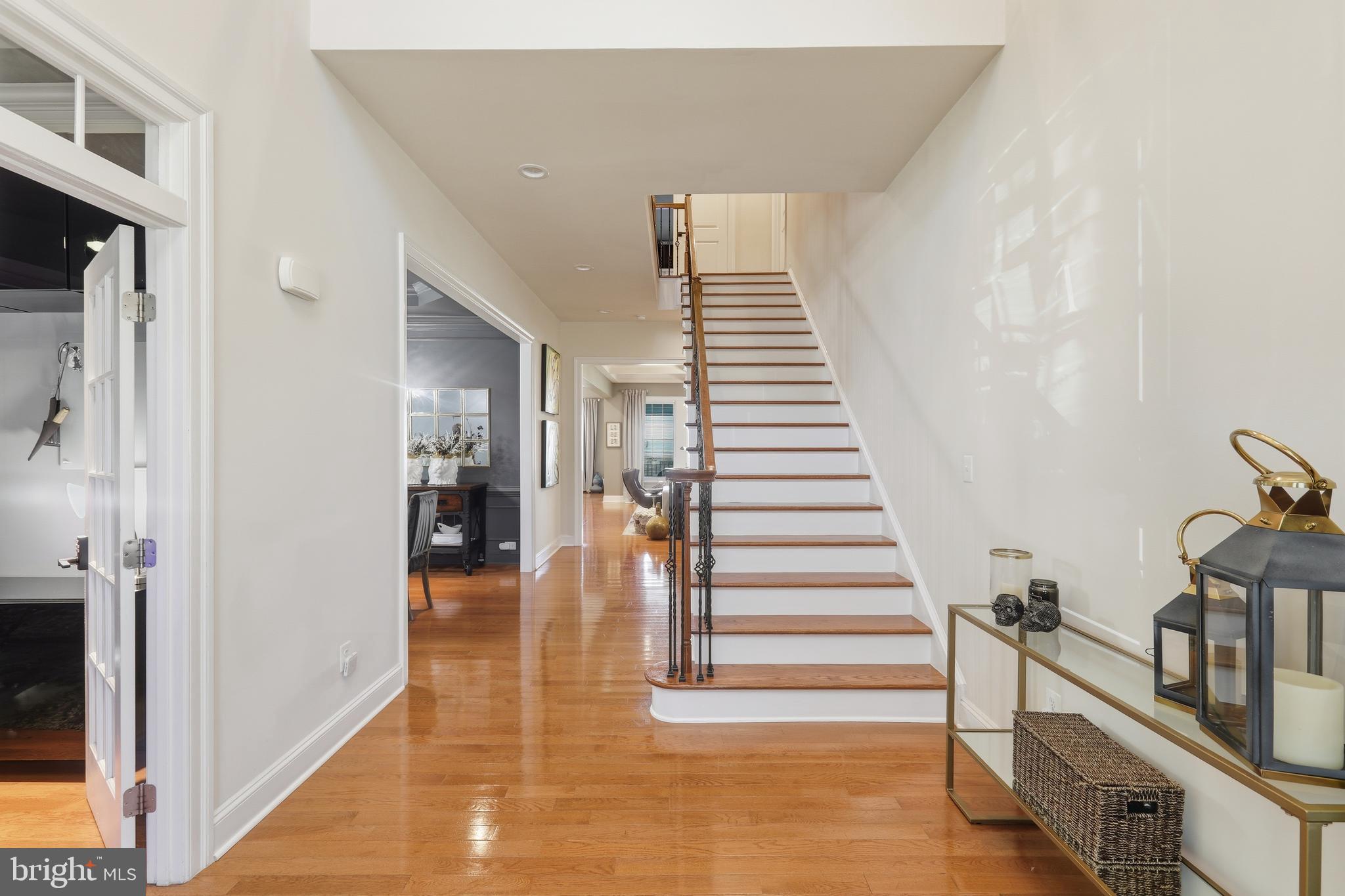 VIRGINIA MANOR - Residential