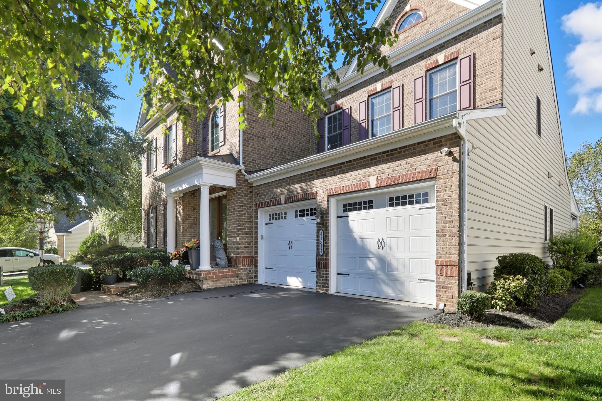 VIRGINIA MANOR - Residential