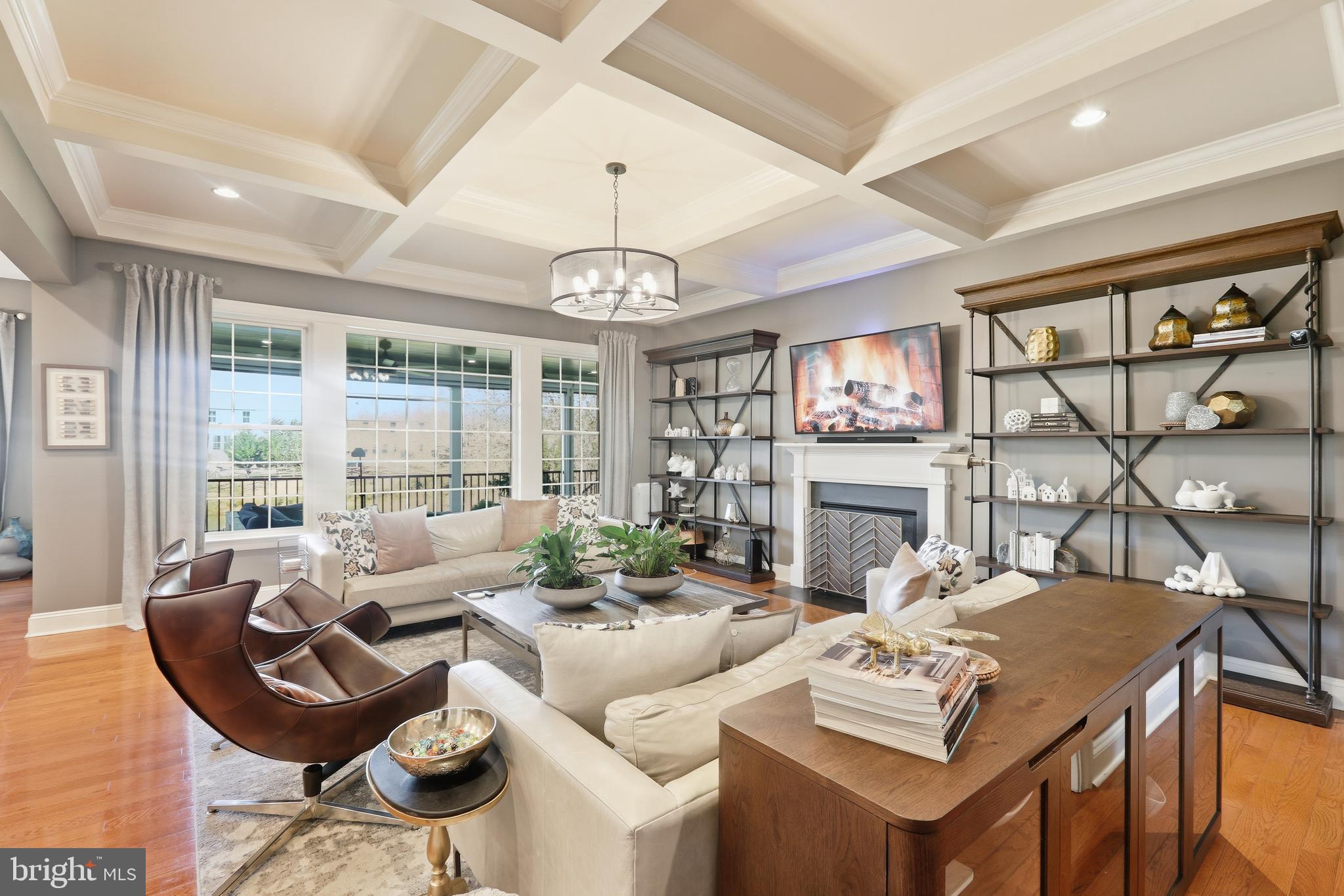 VIRGINIA MANOR - Residential