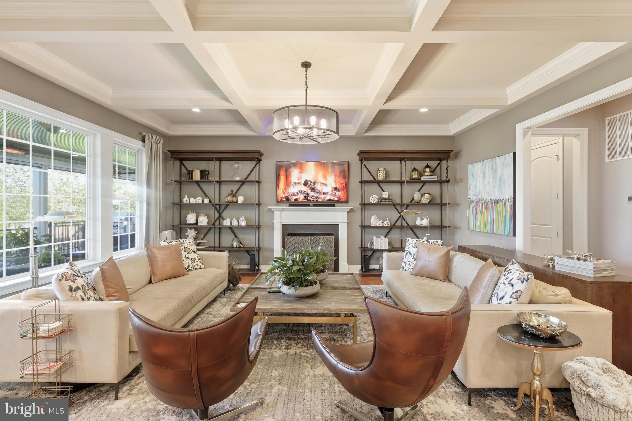 VIRGINIA MANOR - Residential