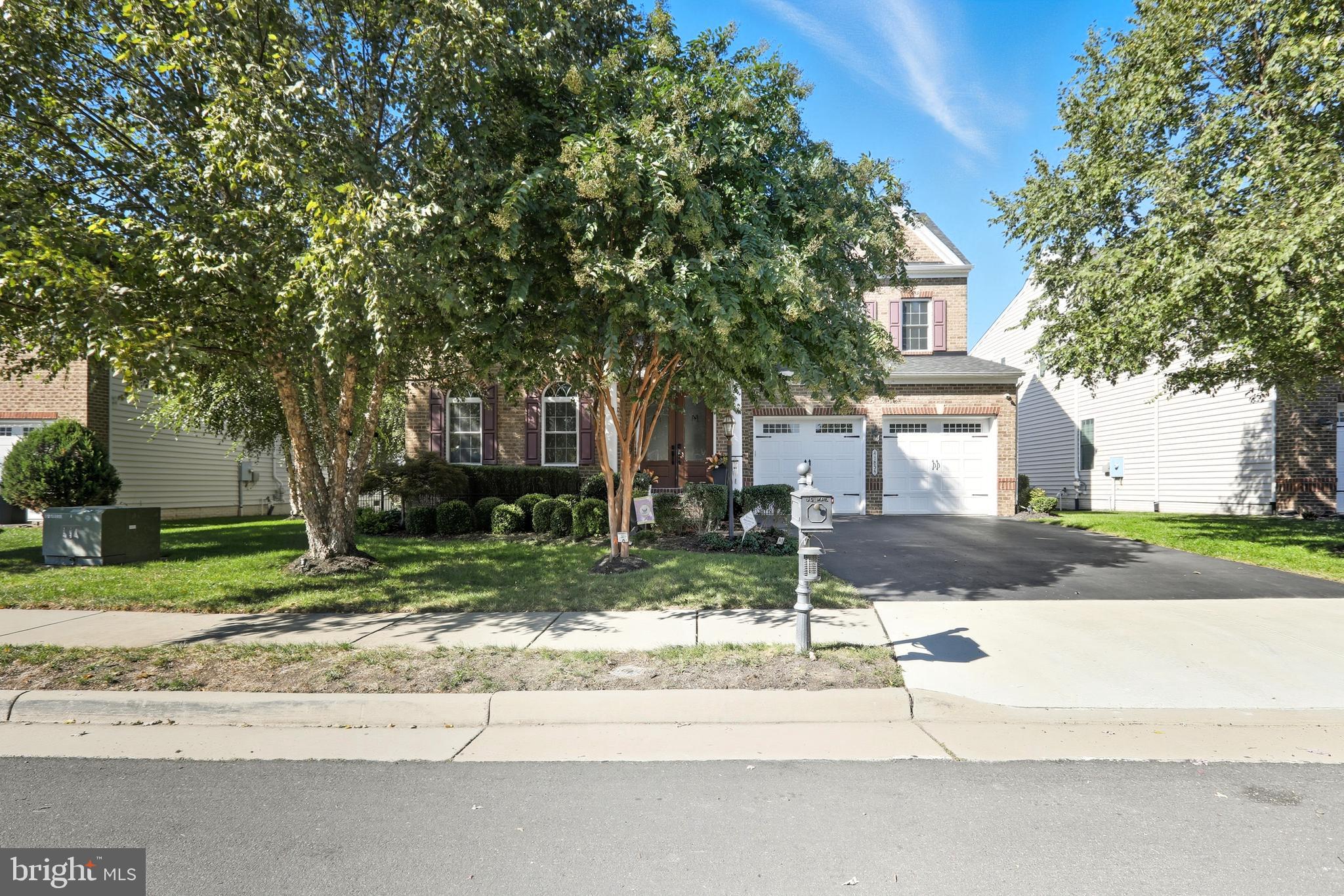 VIRGINIA MANOR - Residential