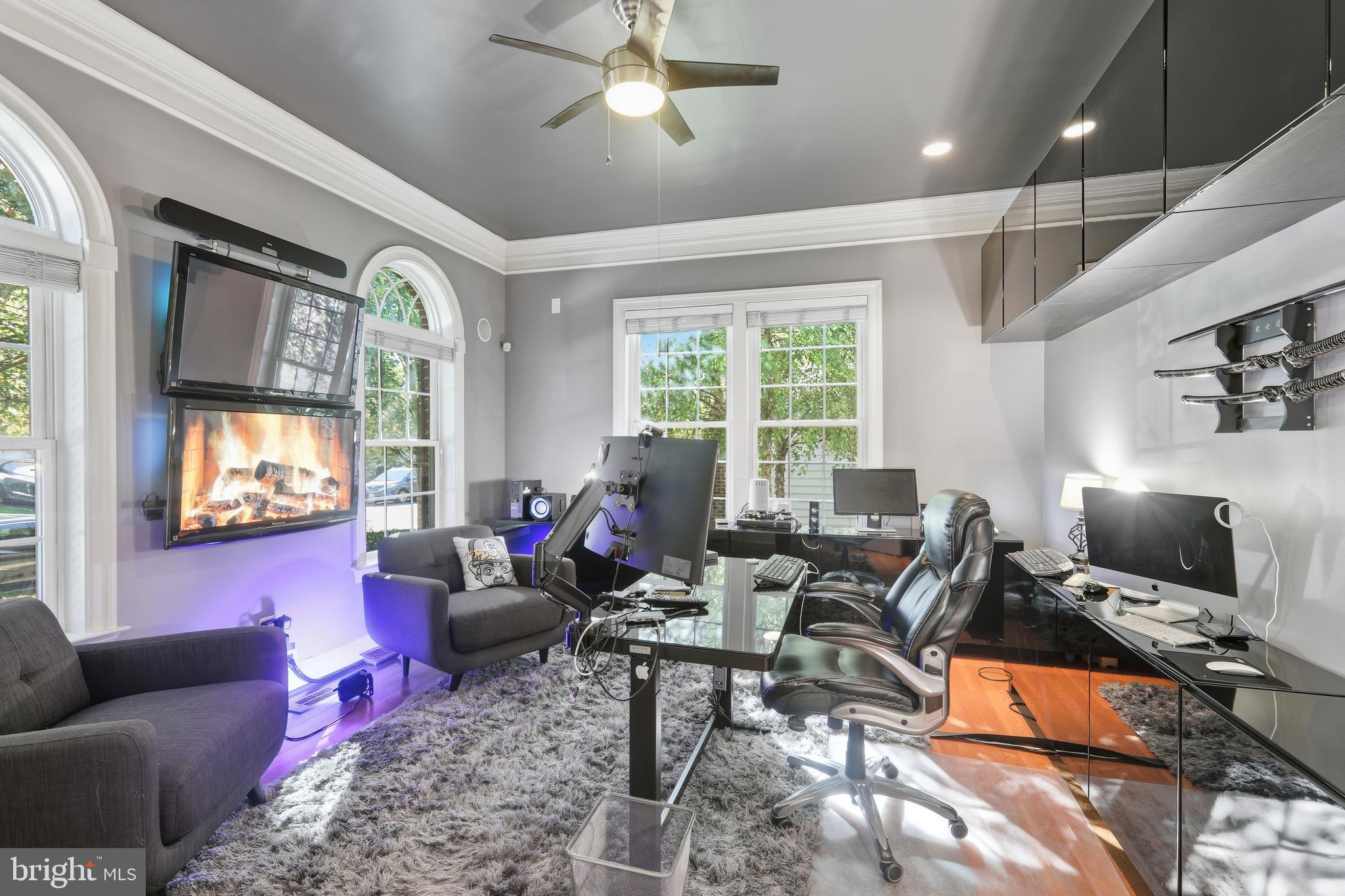 VIRGINIA MANOR - Residential