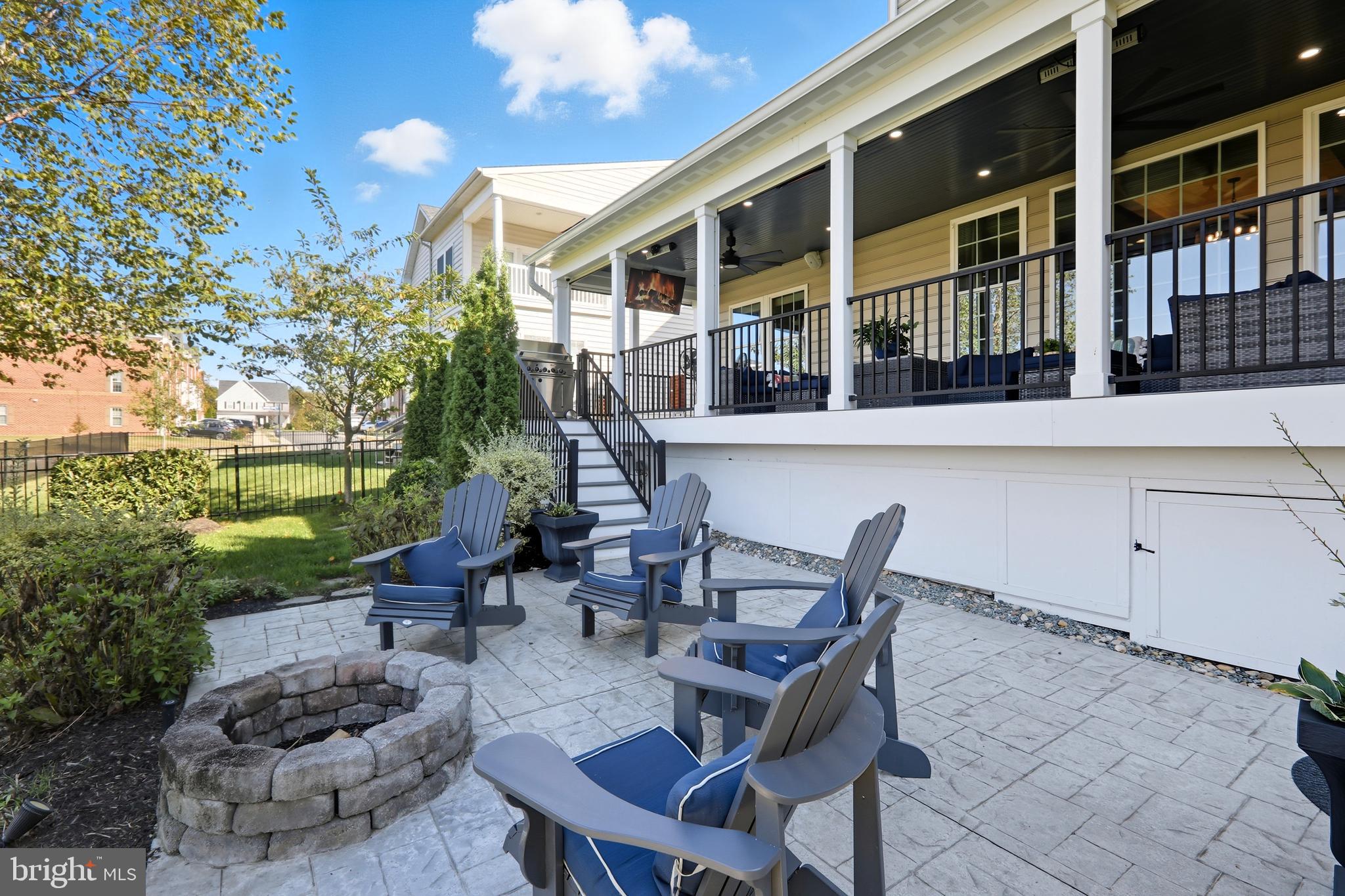 VIRGINIA MANOR - Residential