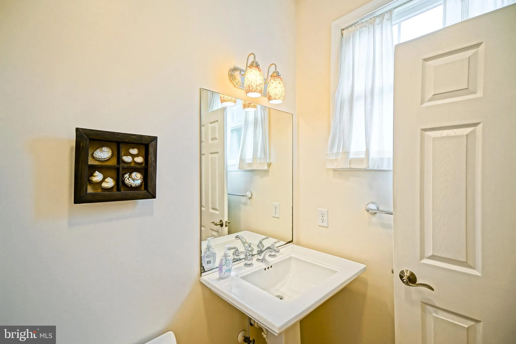 Lewes, Delaware 19958, United States, 5 Bedrooms Bedrooms, ,4 BathroomsBathrooms,Residential,Active,42234