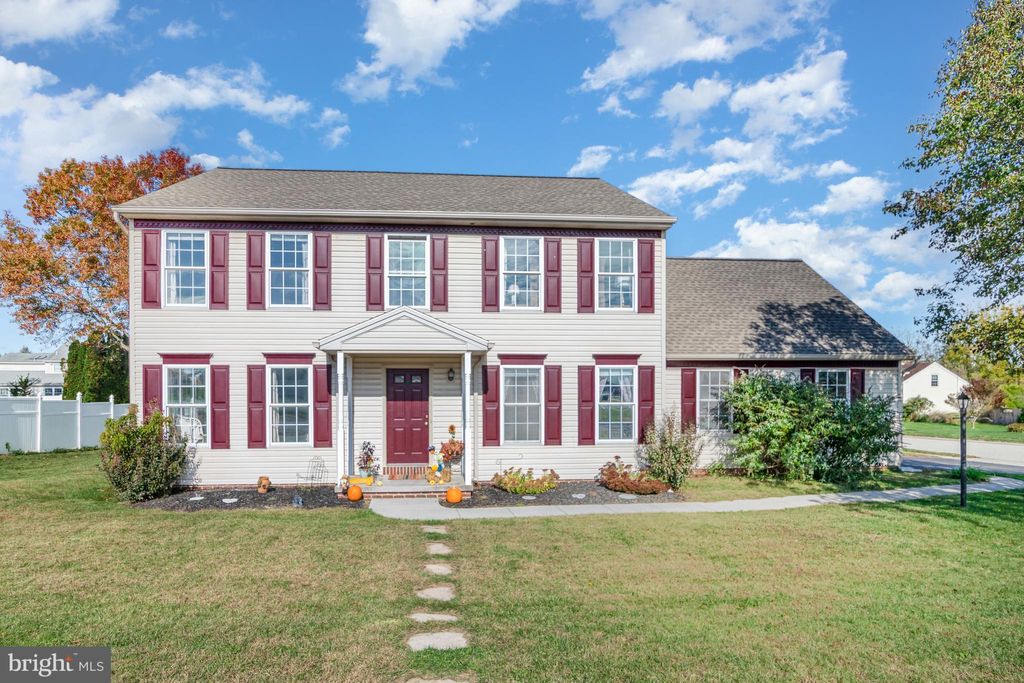 Photo of 2785 Sparrow Drive, YORK, PA 17408 (MLS # PAYK2092374)