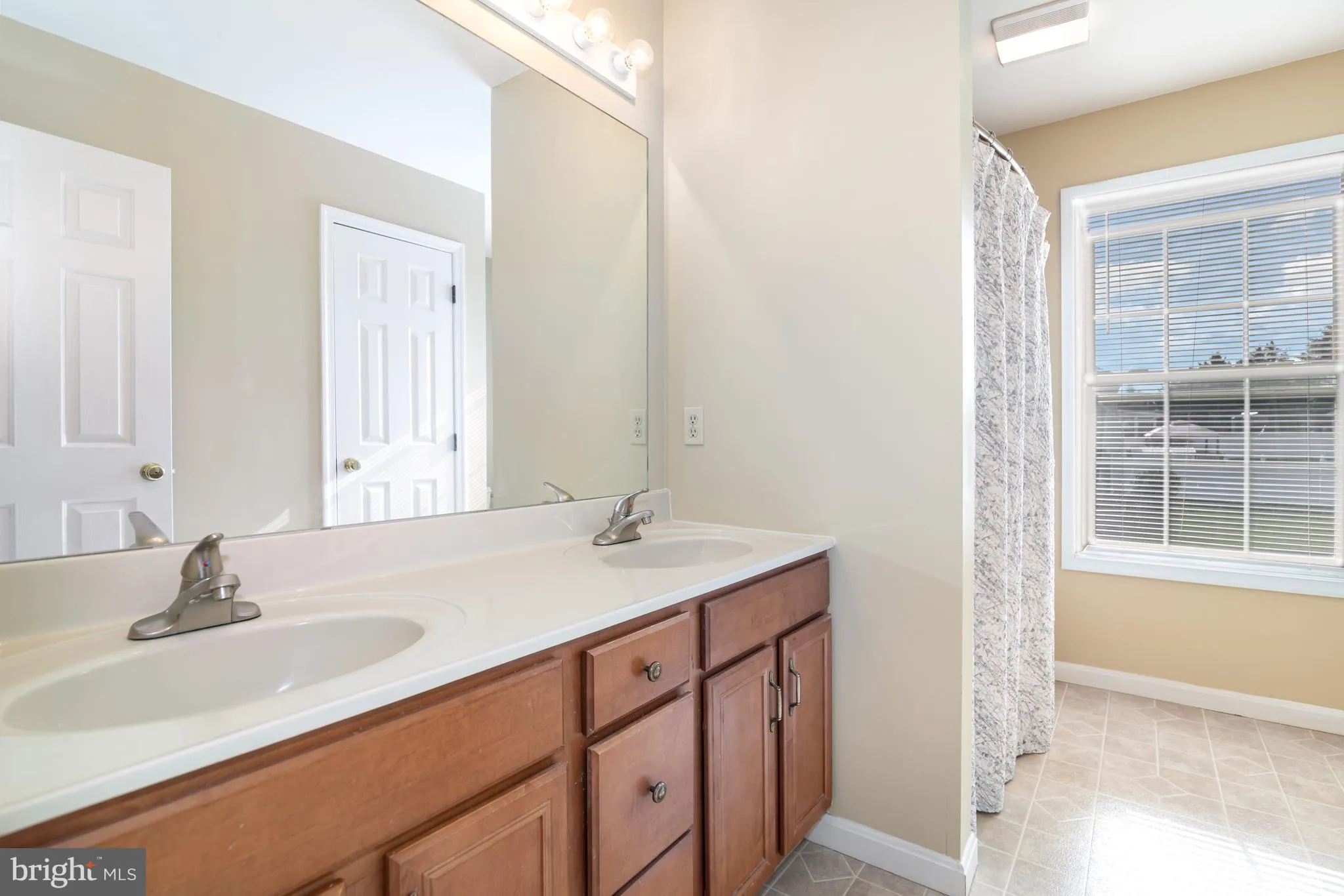 York, Pennsylvania 17408, United States, 4 Bedrooms Bedrooms, ,3 BathroomsBathrooms,Residential,Coming Soon,233639