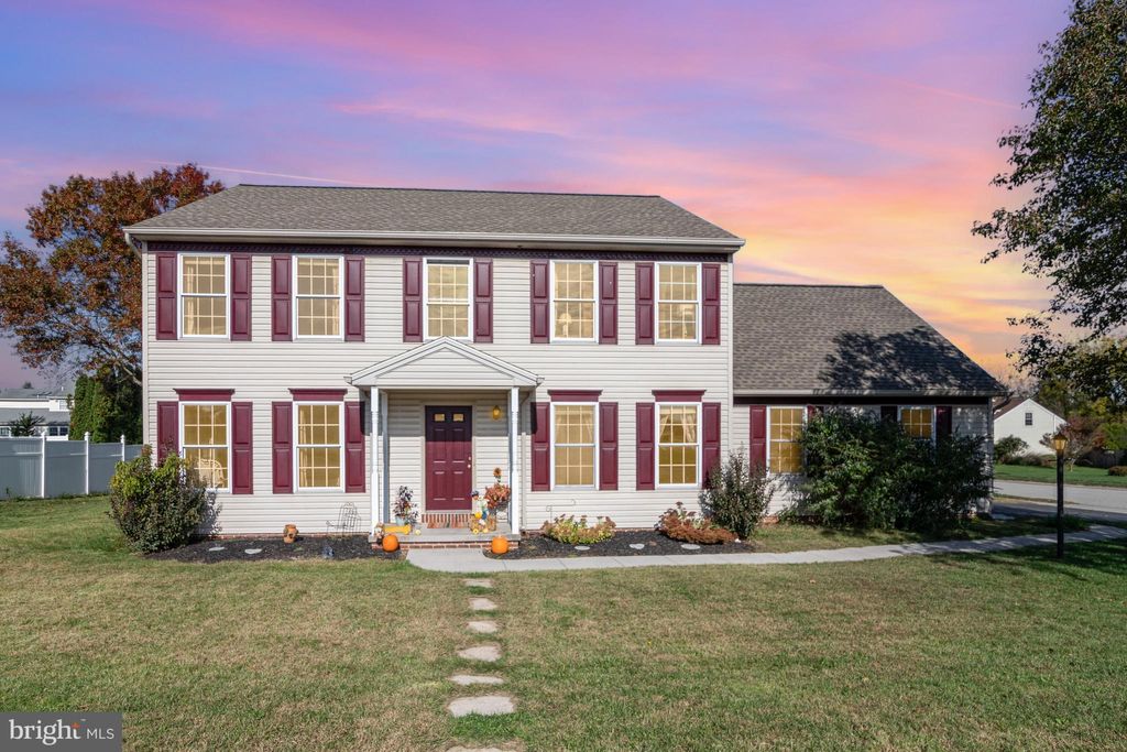 Photo of 2785 Sparrow Drive, YORK, PA 17408 (MLS # PAYK2092374)