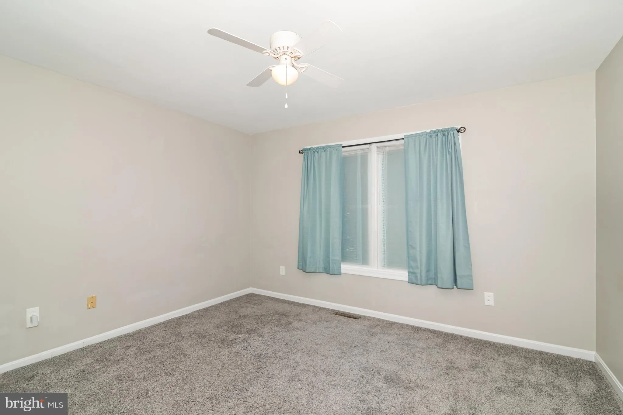 York, Pennsylvania 17408, United States, 4 Bedrooms Bedrooms, ,3 BathroomsBathrooms,Residential,Coming Soon,233639