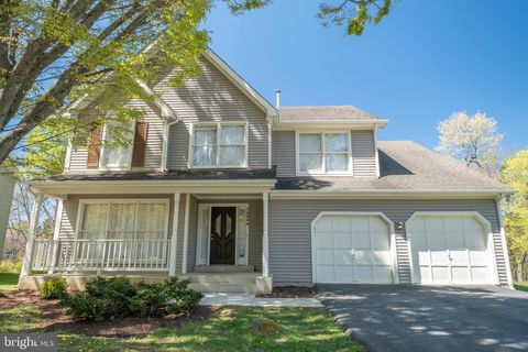 Photo of 14240 Platinum Dr, NORTH POTOMAC, MD 20878 (MLS # MDMC2222500)