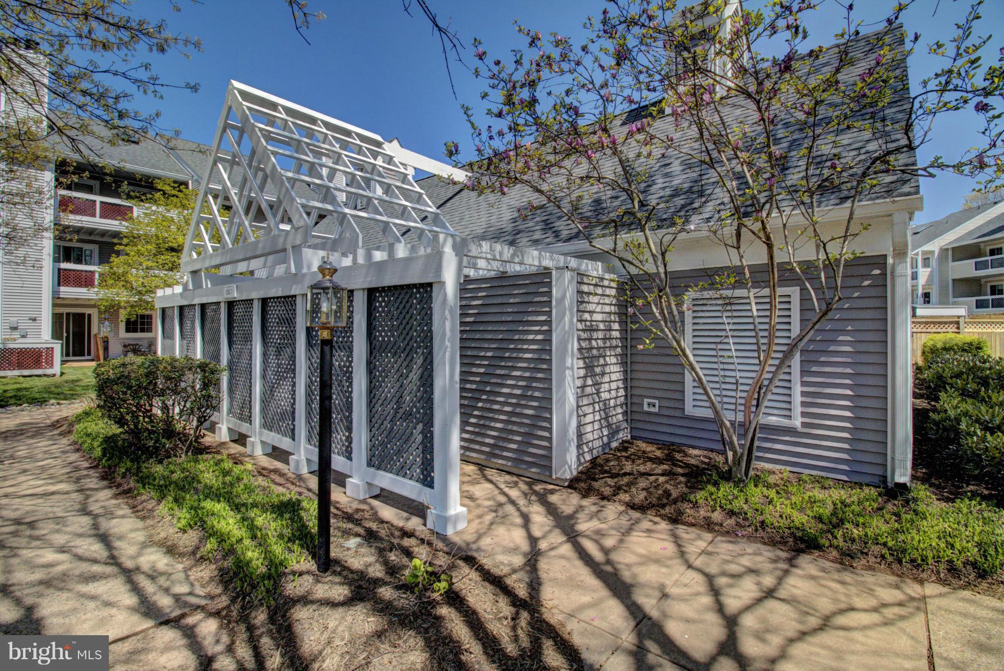 GRAYS POINTE - Residential