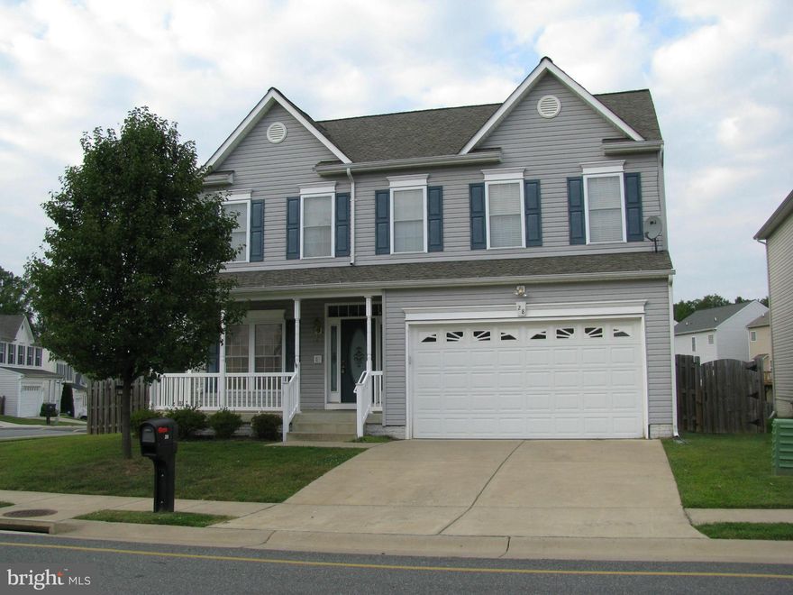 Very Spacious! Main level has 9' ceilings. Sep Dr, large eat-in Kit and huge FR w/ FP. 4 Br upstairs with large master and large 2nd br. Laundry on upper level. Master  BR has tray ceiling and luxury bath with sep shower and jetted tub. 5th br, full bath and huge RR walks out to fenced yard. Deck and 2 car garage. 1 small dog only $350 pet deposit. Trash and front yard maintenance included.