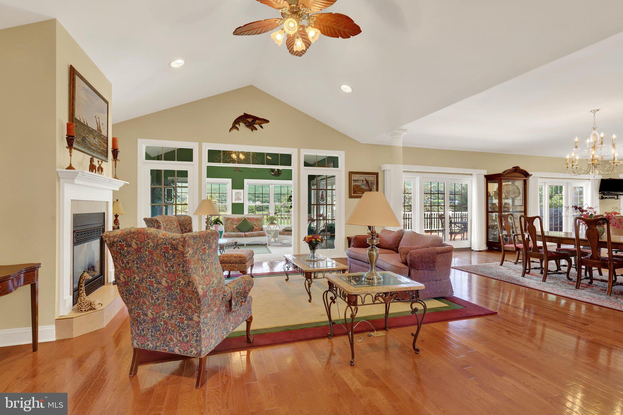 7133 LONE RIDGE COURT