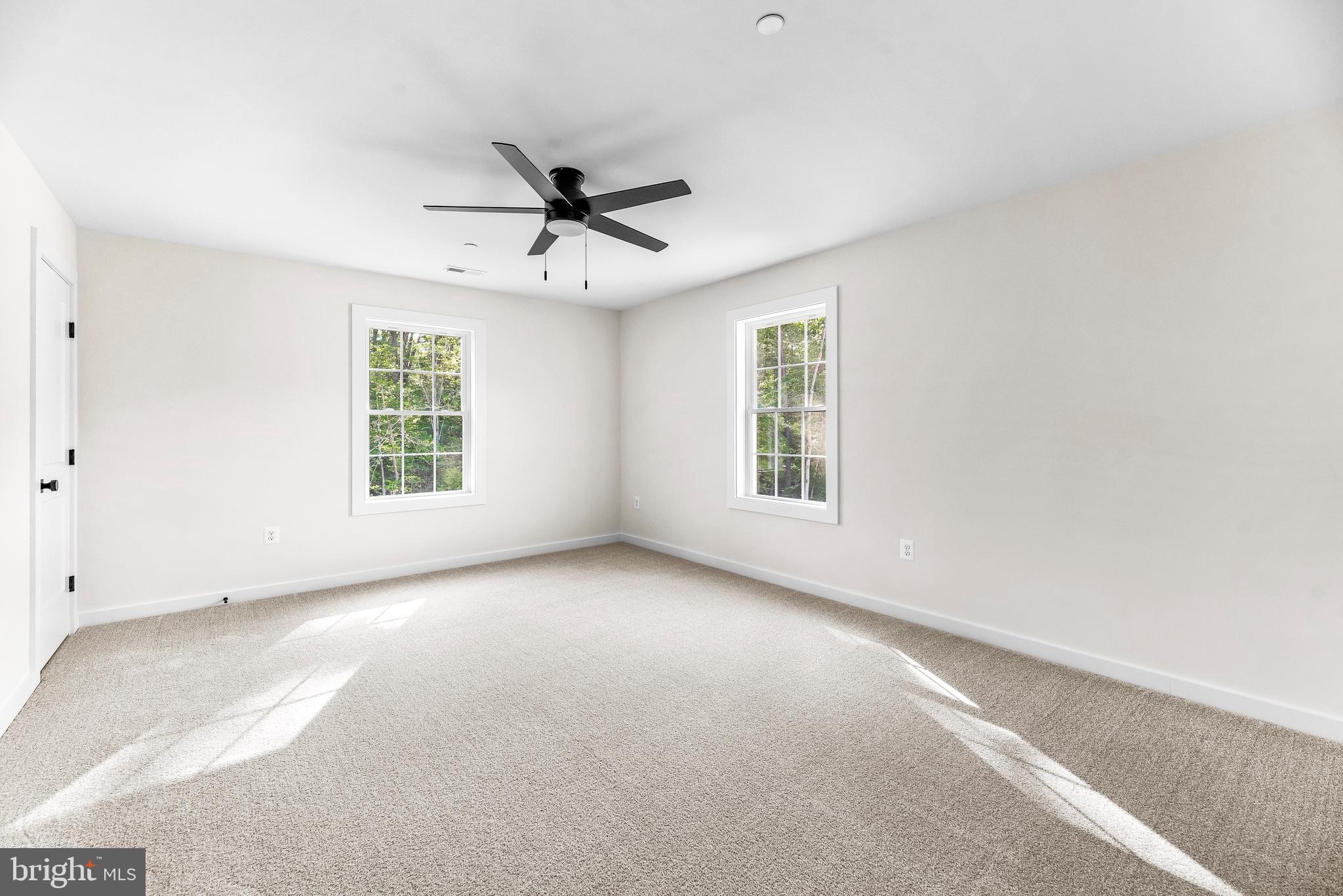 HAWKS NEST - Residential