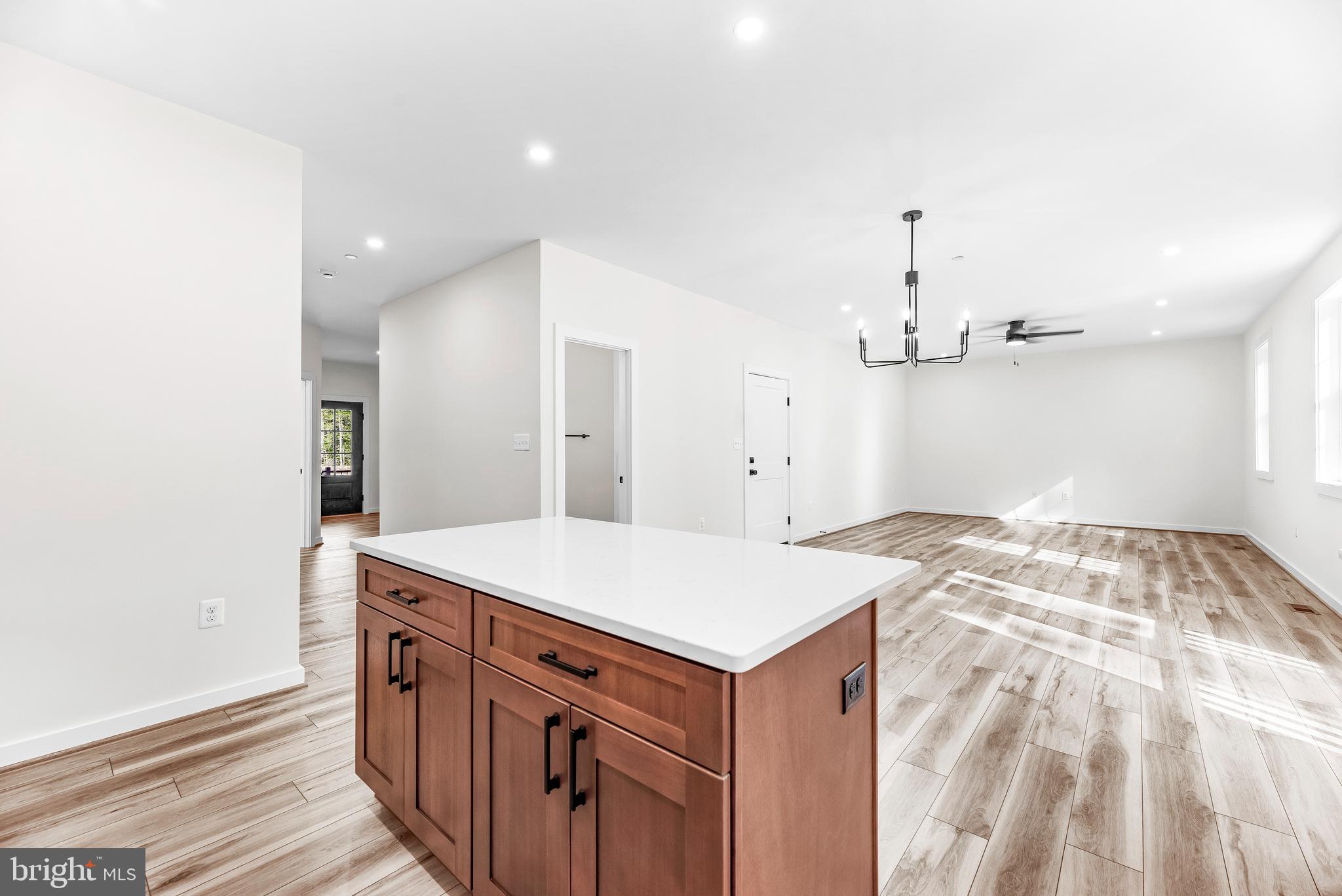 HAWKS NEST - Residential