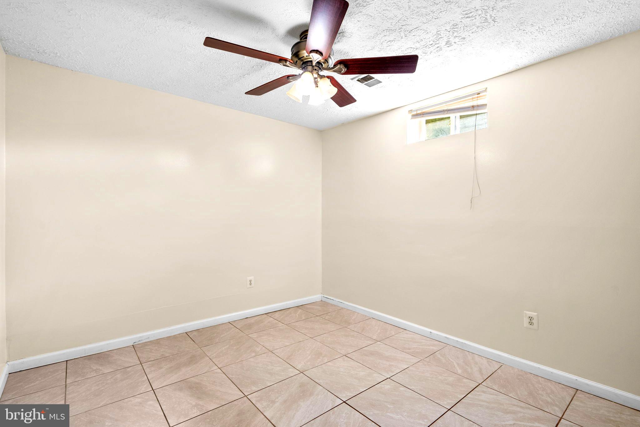 HOLLY HILL FARM - Residential Lease