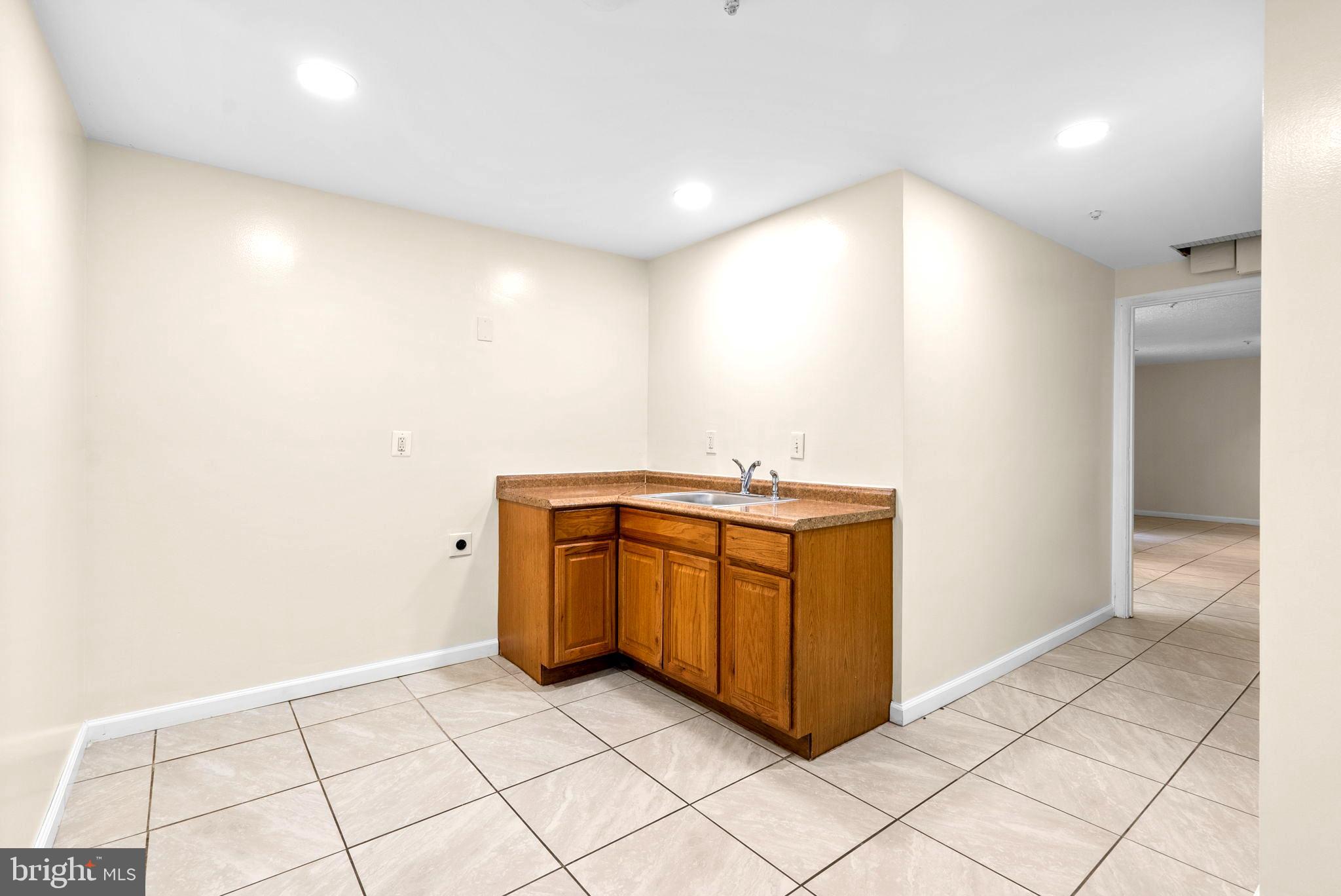 HOLLY HILL FARM - Residential Lease