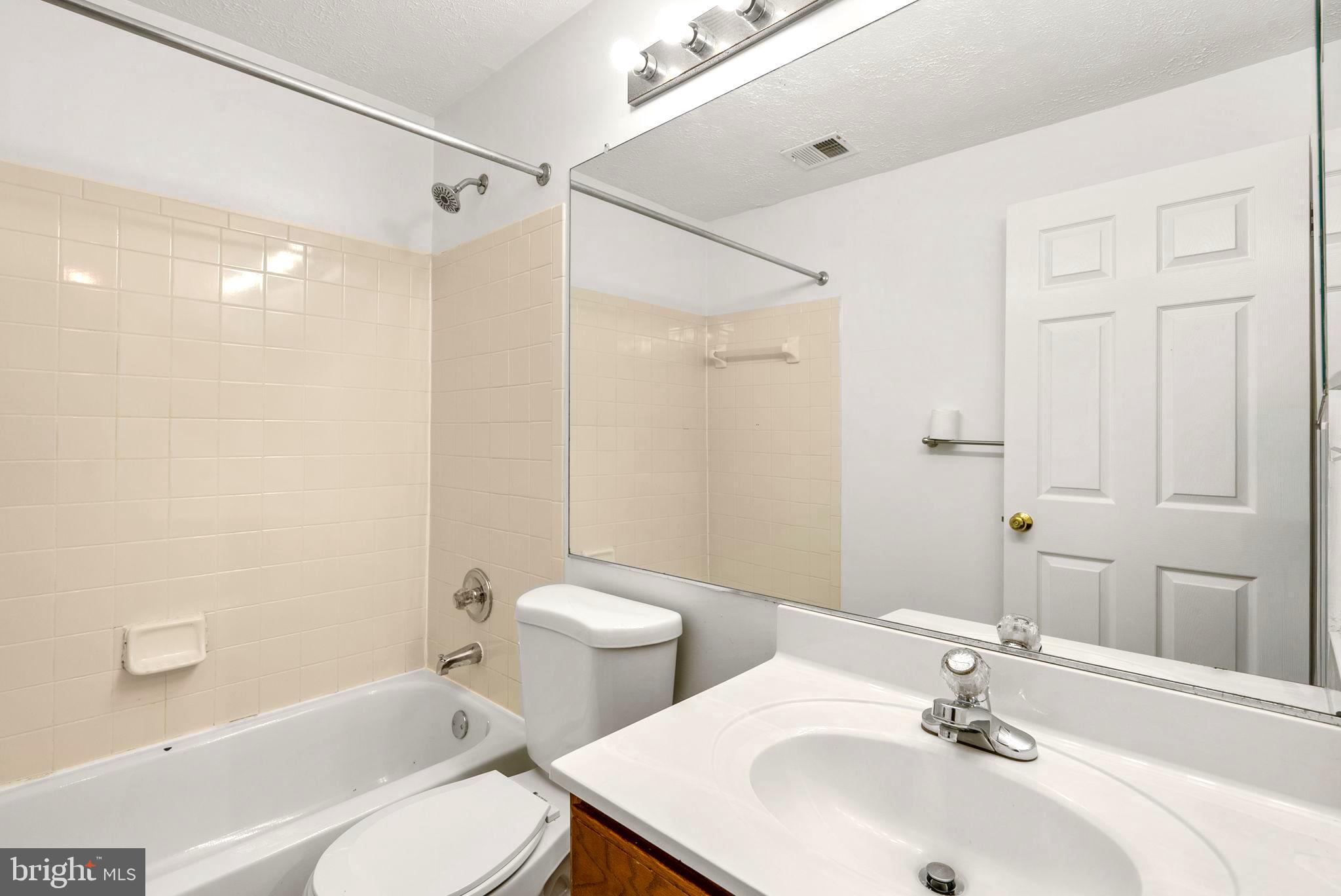 HOLLY HILL FARM - Residential Lease