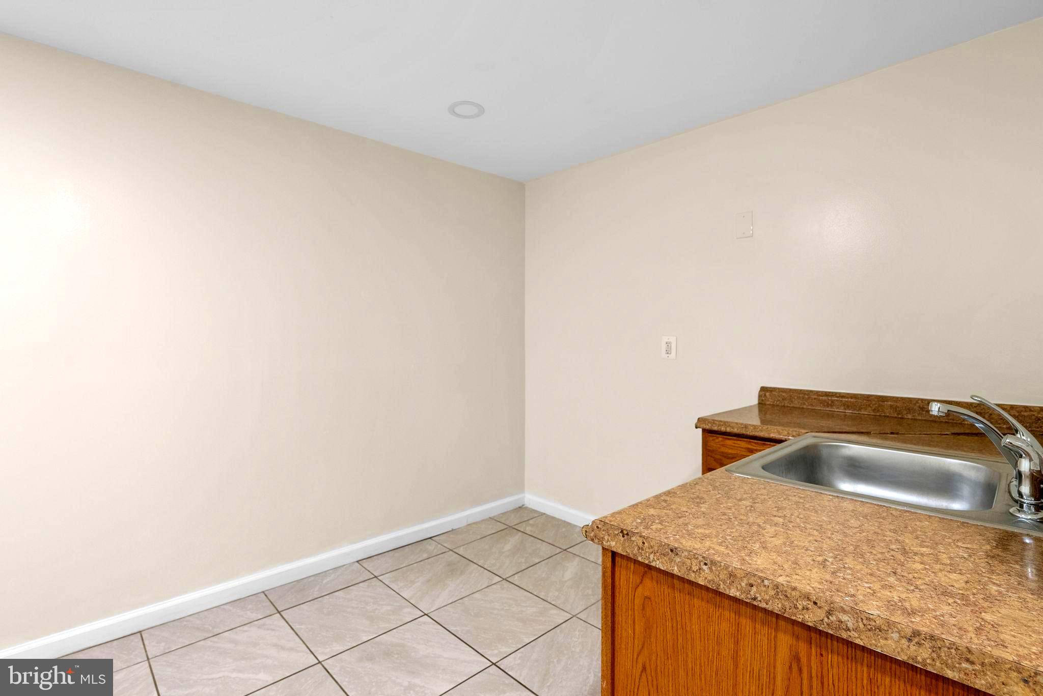 HOLLY HILL FARM - Residential Lease