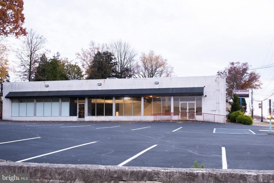 Prime 4,124 SF end-cap retail space on highly traveled Old York Rd (Route 611) in Abington. Former Tiger Schulmann’s Martial Arts studio featuring an open training area, restrooms, and finished interior — not a shell, but ready for renovation or customization to suit the next tenant’s use. Full access with 26 dedicated parking spaces and visibility to over 32,000 vehicles daily. Just a quarter mile from Willow Grove Mall and 1.5 miles from the PA Turnpike Willow Grove Interchange. Neighboring tenant is Closet Exchange. Ideal for fitness, retail, or showroom concepts. Base rent $8,000/month ($23.28 PSF) plus NNN, estimated ≈ $6.50 PSF annually (subject to final reconciliation). Area demographics: ZIP 19001 median household income ≈ $105K; Abington Township ≈ 58K residents and median income ≈ $103K. Approximately 0.8 mile to Jenkintown-Wyncote Regional Rail Station and close to major commuter routes.