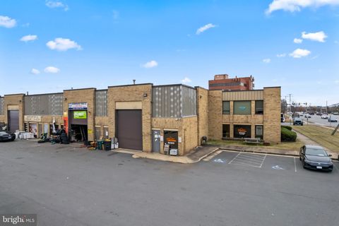 4215 WALNEY ROAD CHANTILLY VA 20151