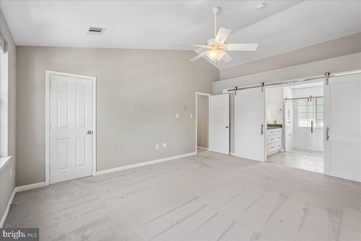 ASHBURN FARM - Residential