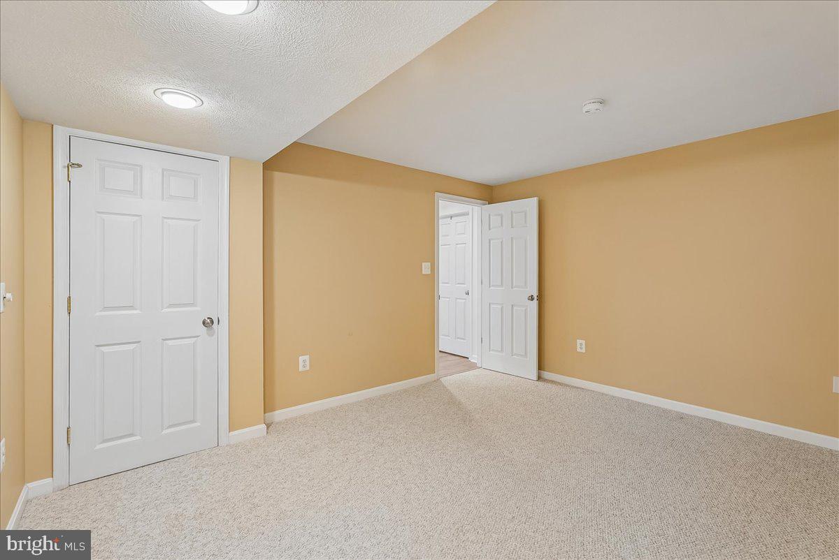 ASHBURN FARM - Residential