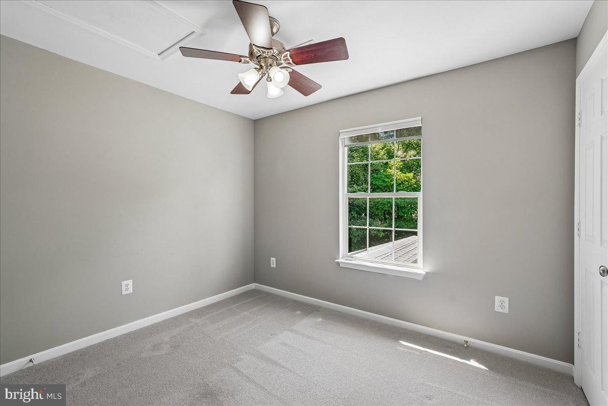 ASHBURN FARM - Residential
