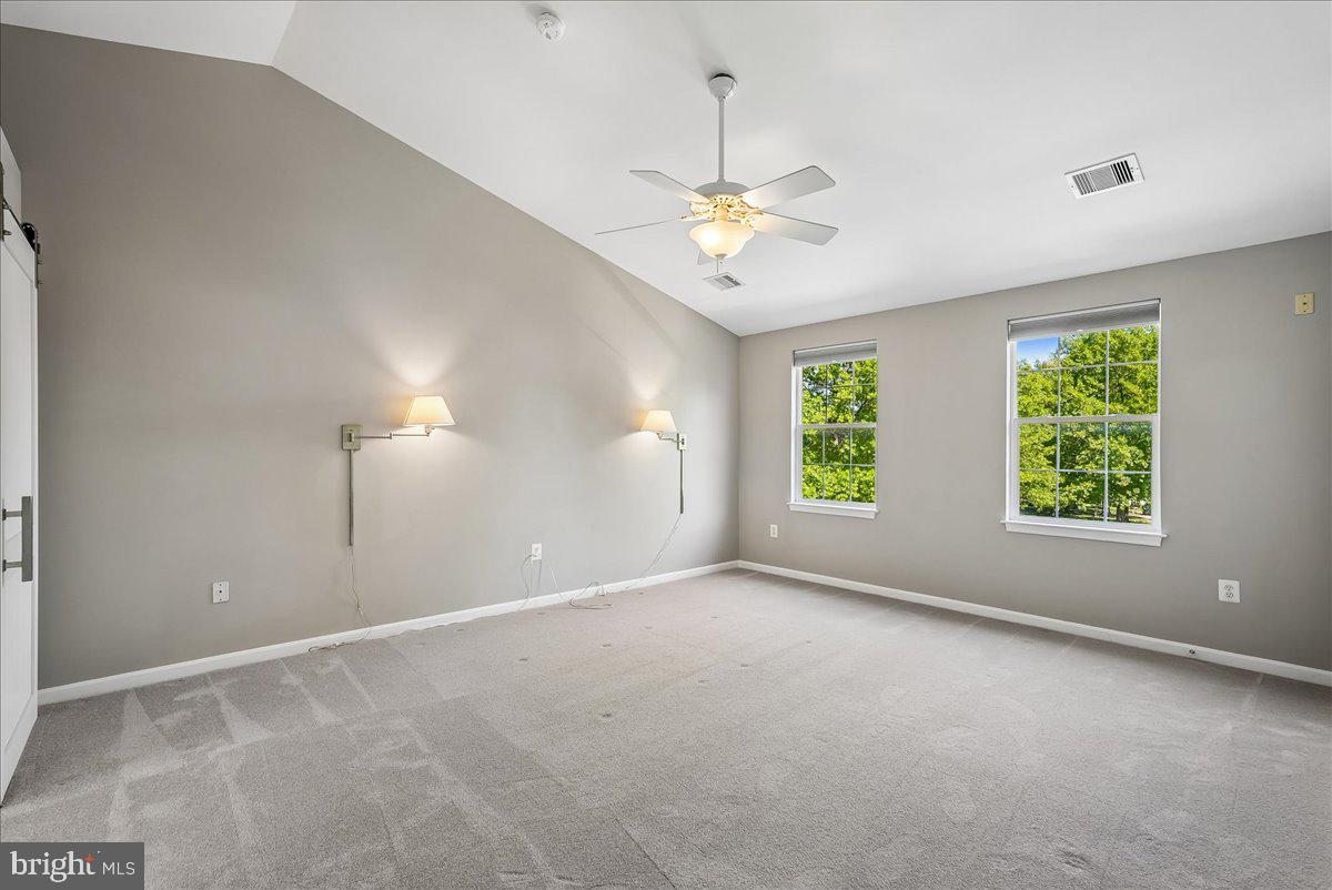 ASHBURN FARM - Residential