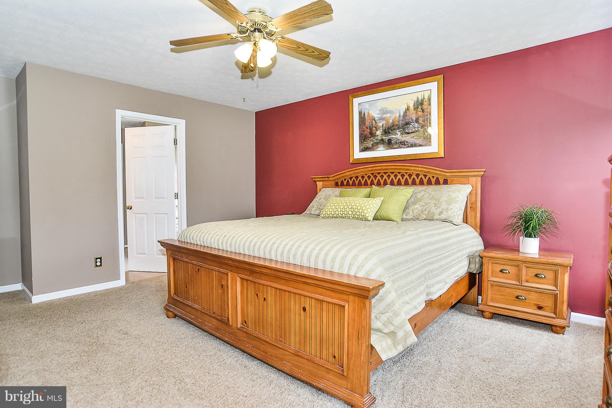 WILLIAMSBURG - Residential