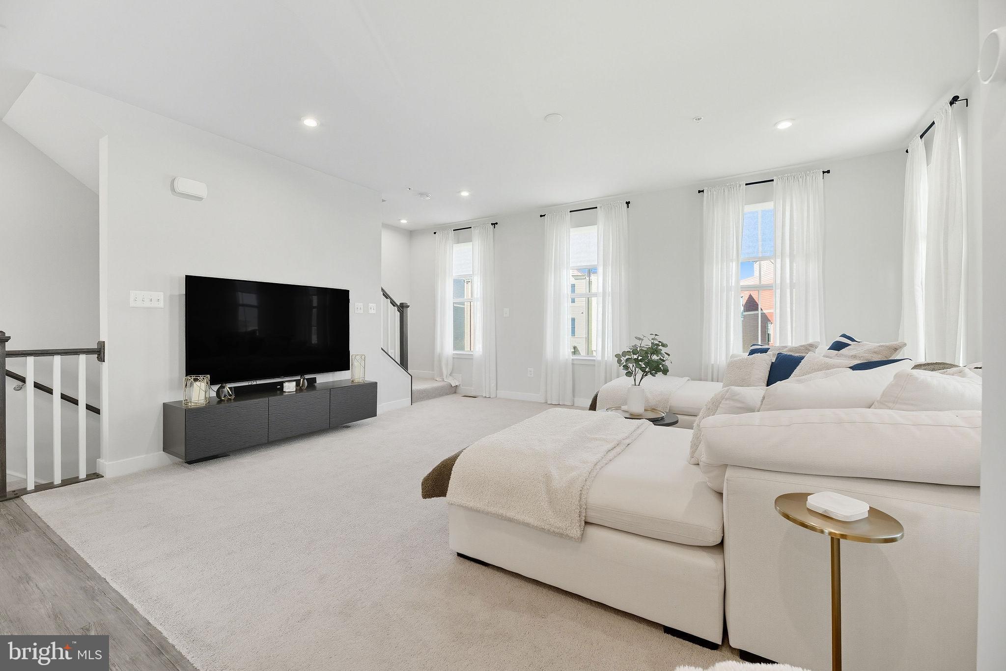 VILLAGES OF URBANA - Residential