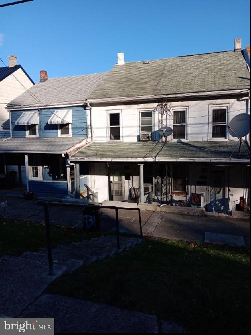 NICE 3-bedroom home with new kitchen, bath, and laundry room.
Tenant occupied.
Tenant would like to stay, they pay $950/mo.
Some new flooring
New electric
Some Electric baseboard
Off-street parking!
Needs some cosmetics.