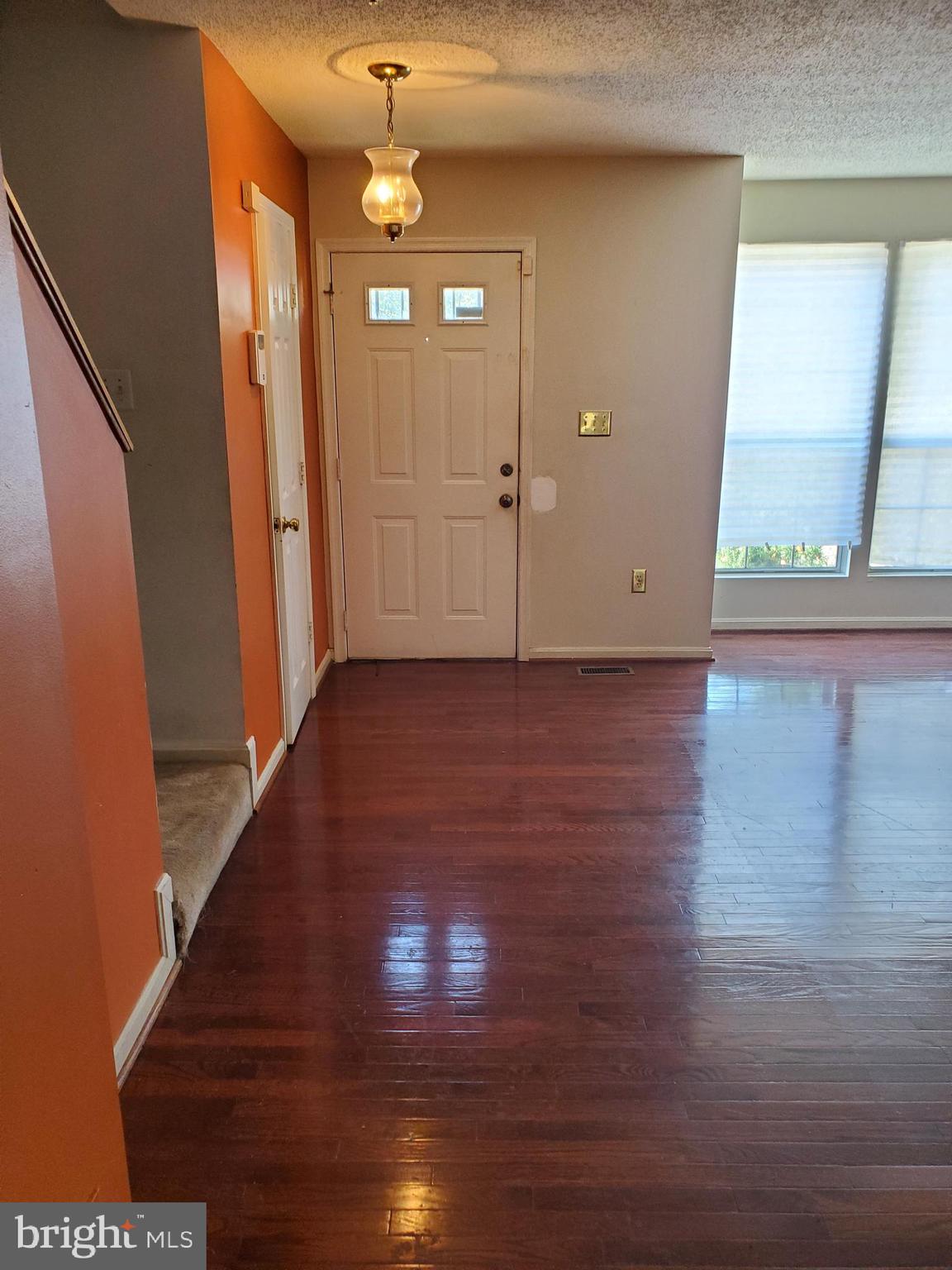 LONDON WOODS - Residential