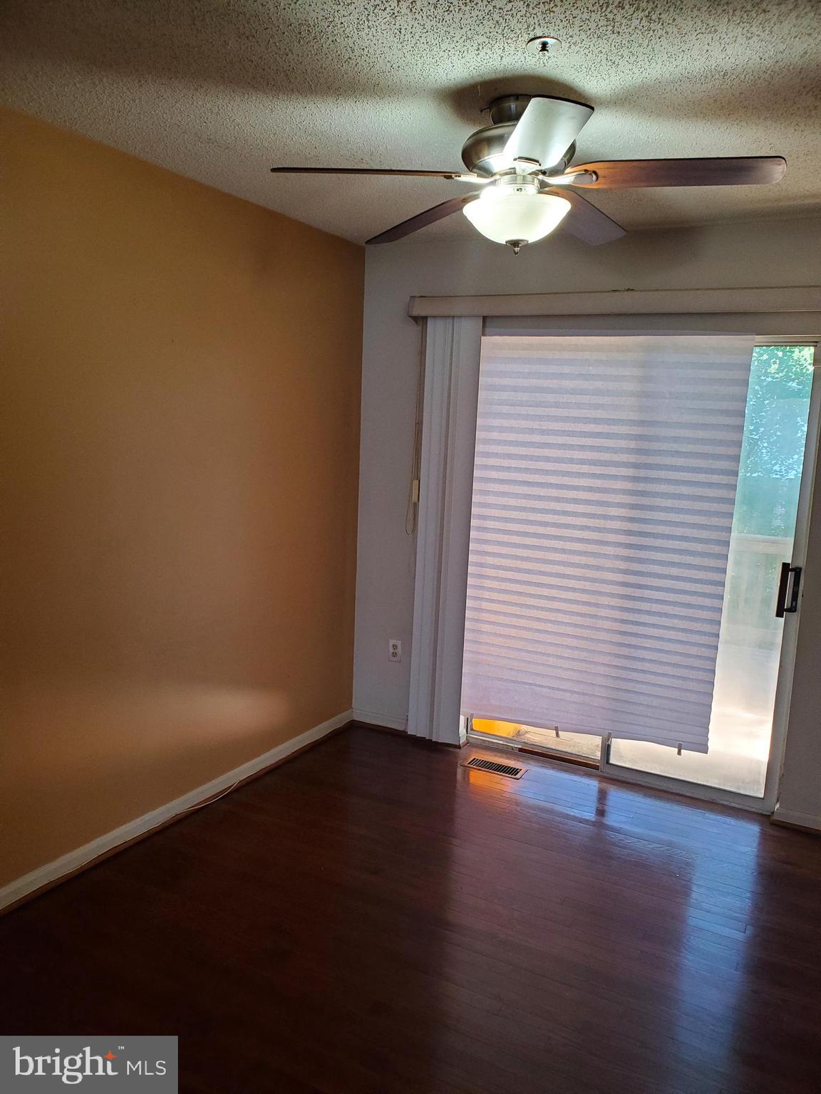 LONDON WOODS - Residential