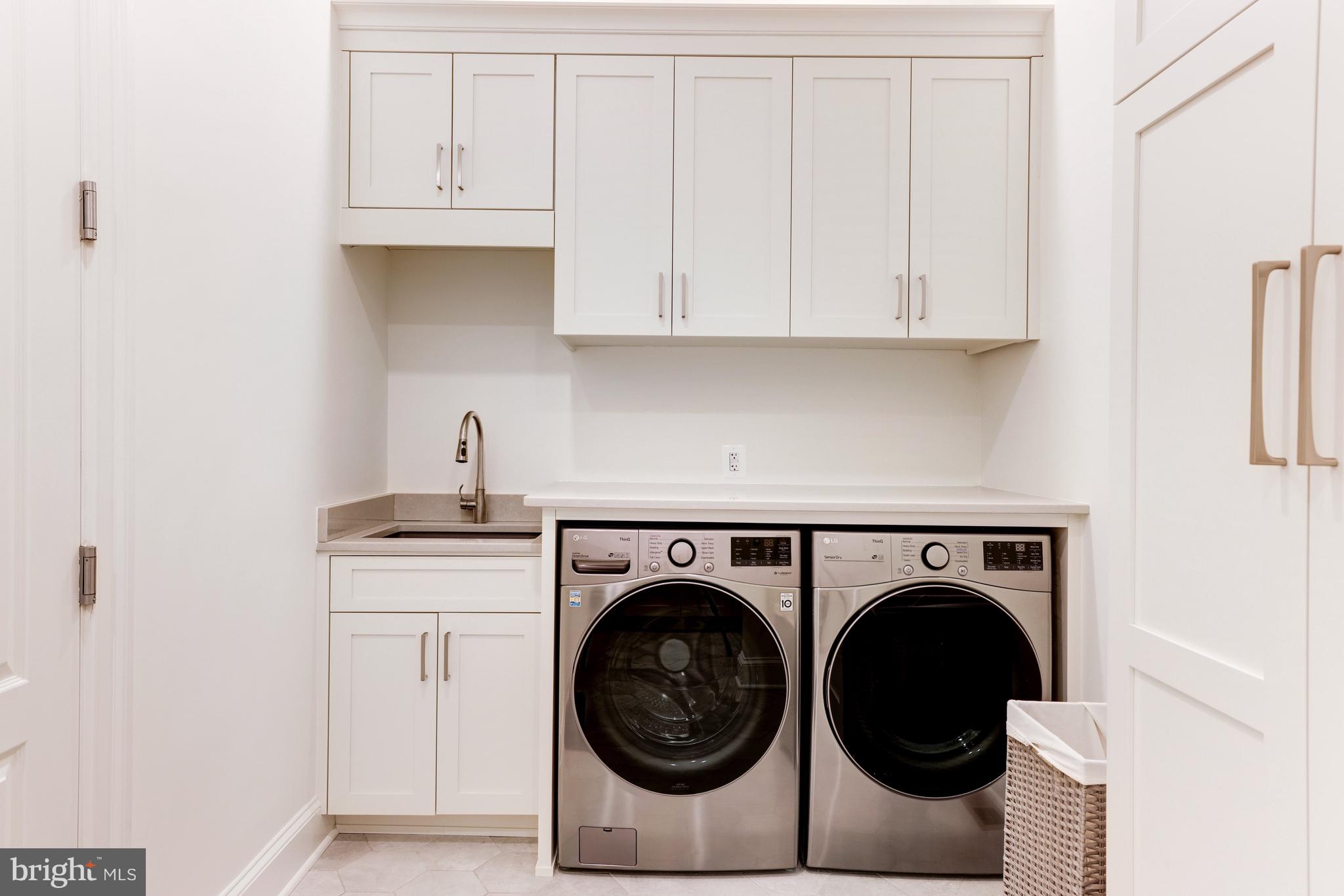 MAPLEWOOD - Residential