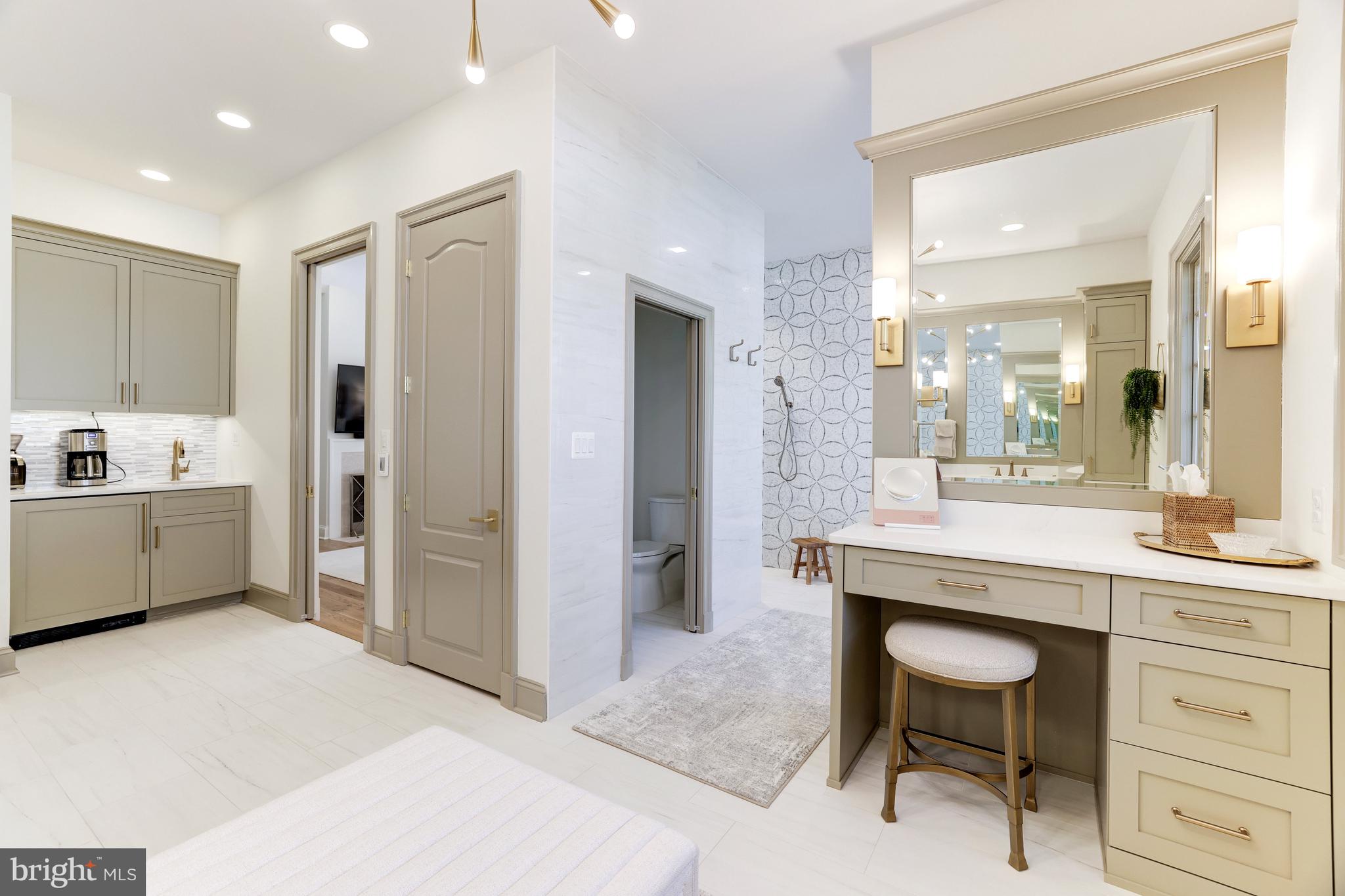 MAPLEWOOD - Residential