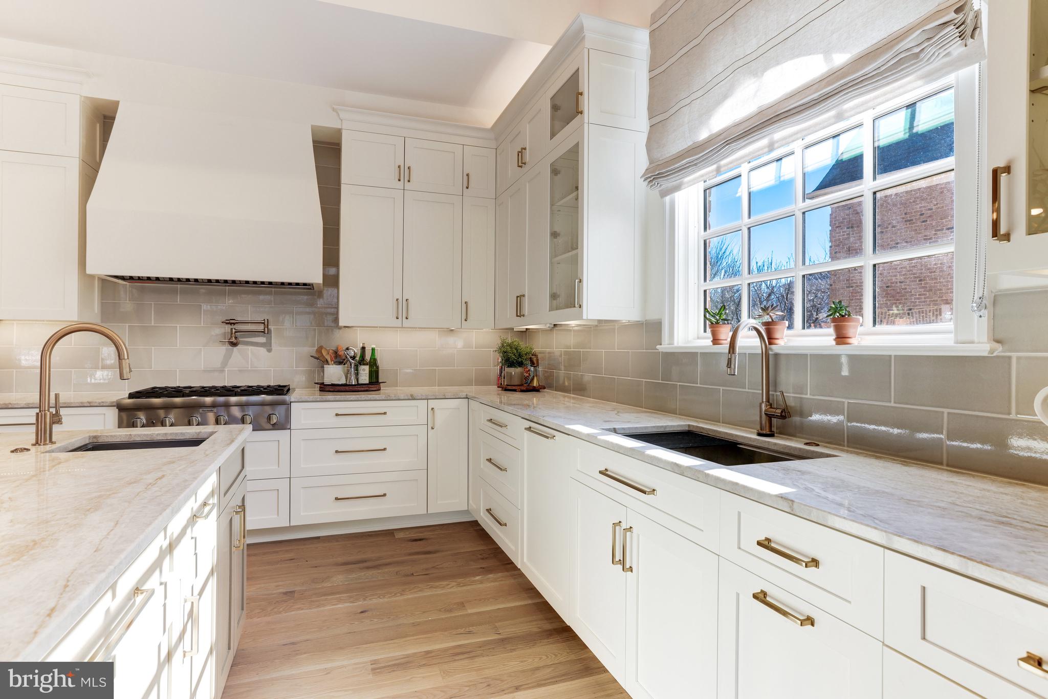 MAPLEWOOD - Residential