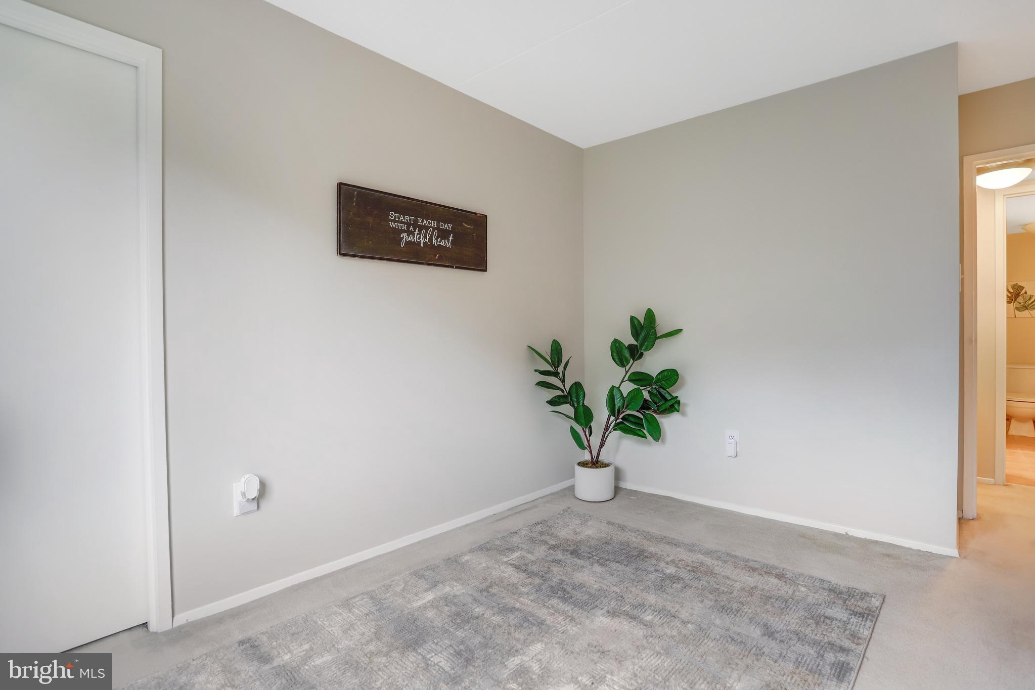 SENTINEL OF LANDMARK - Residential