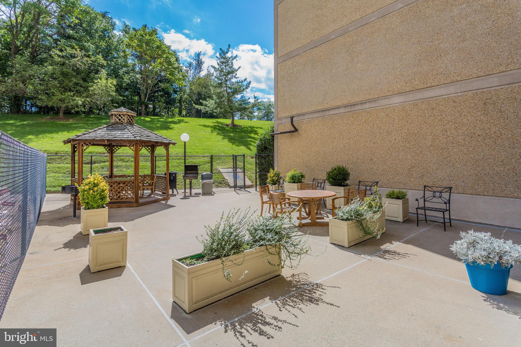 SENTINEL OF LANDMARK - Residential