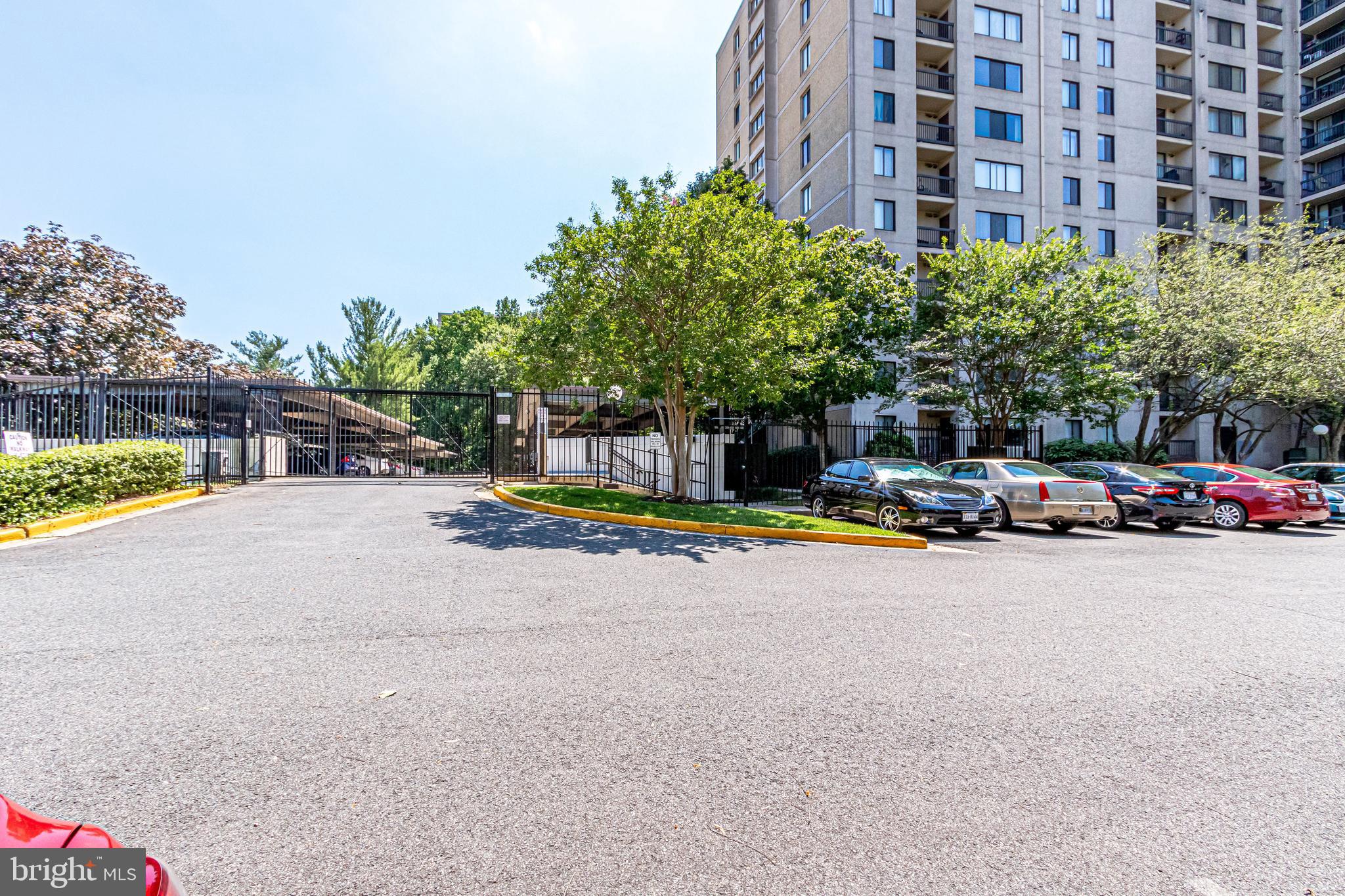 SENTINEL OF LANDMARK - Residential