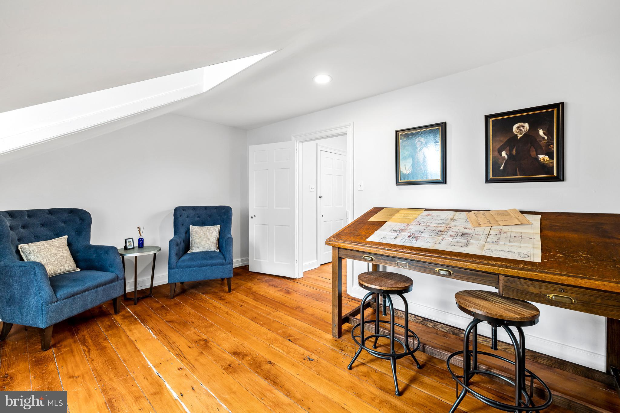 SOCIETY HILL - Residential