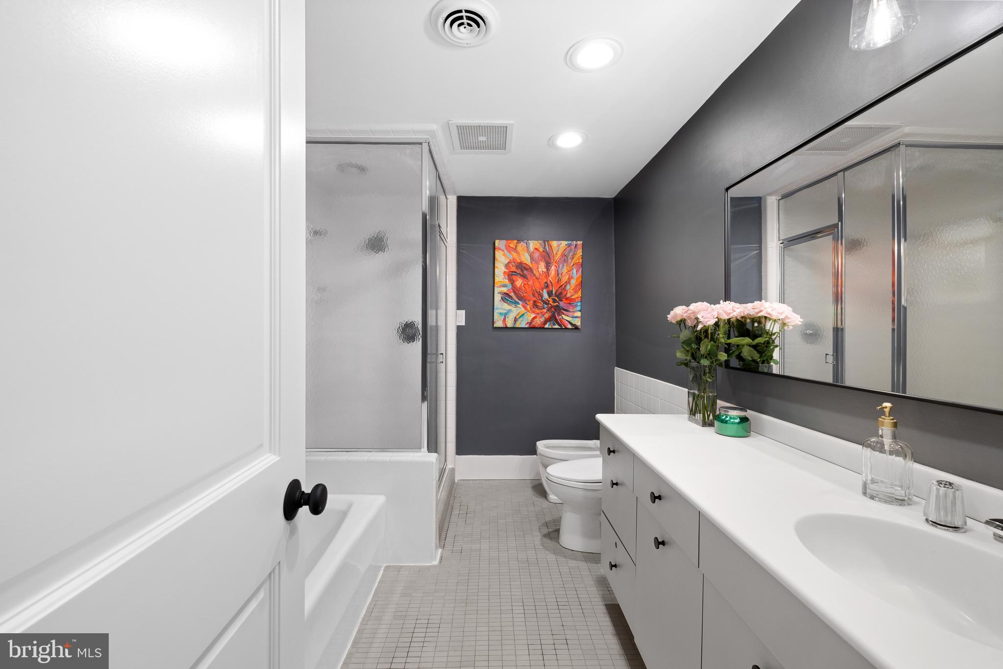 SOCIETY HILL - Residential