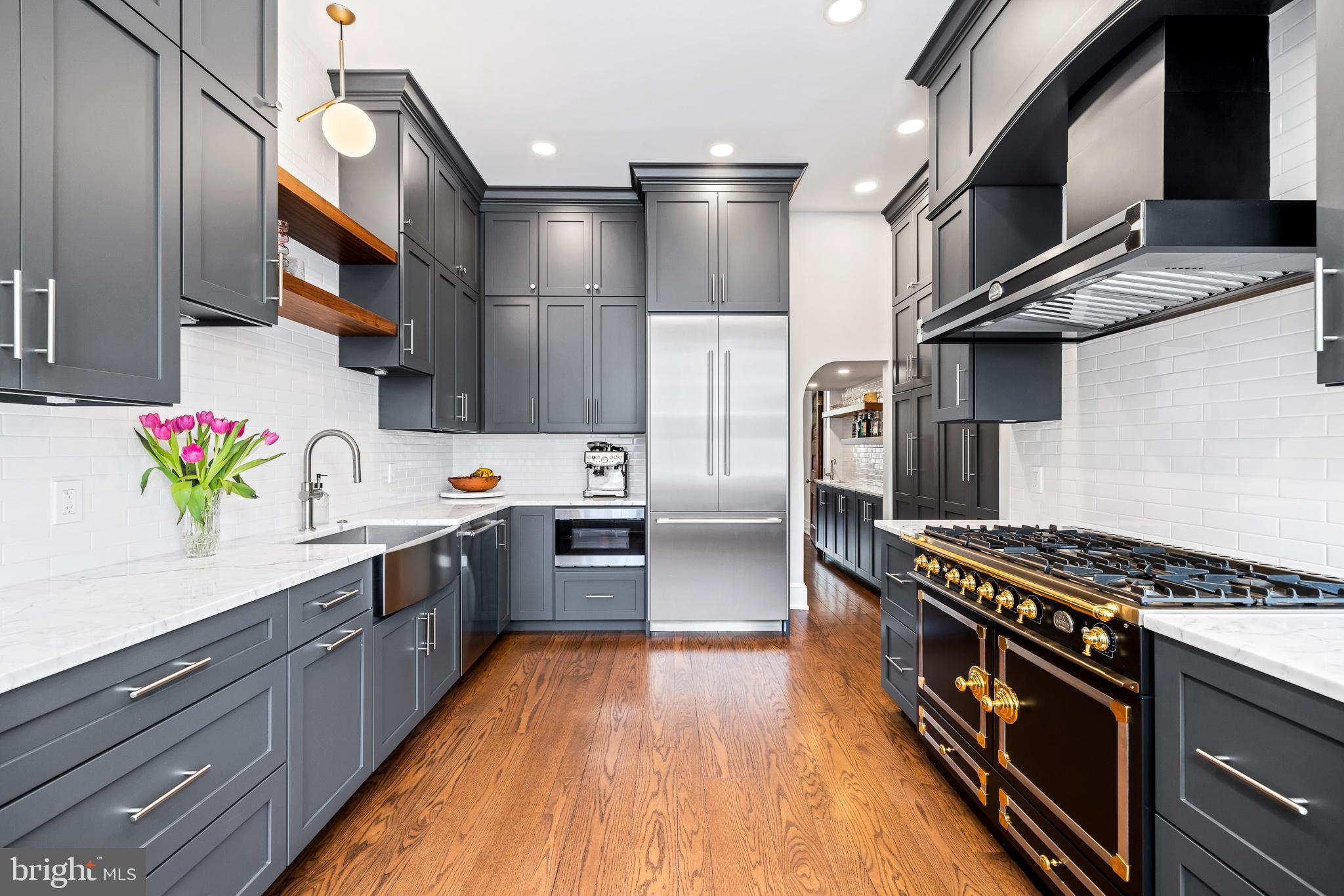 SOCIETY HILL - Residential