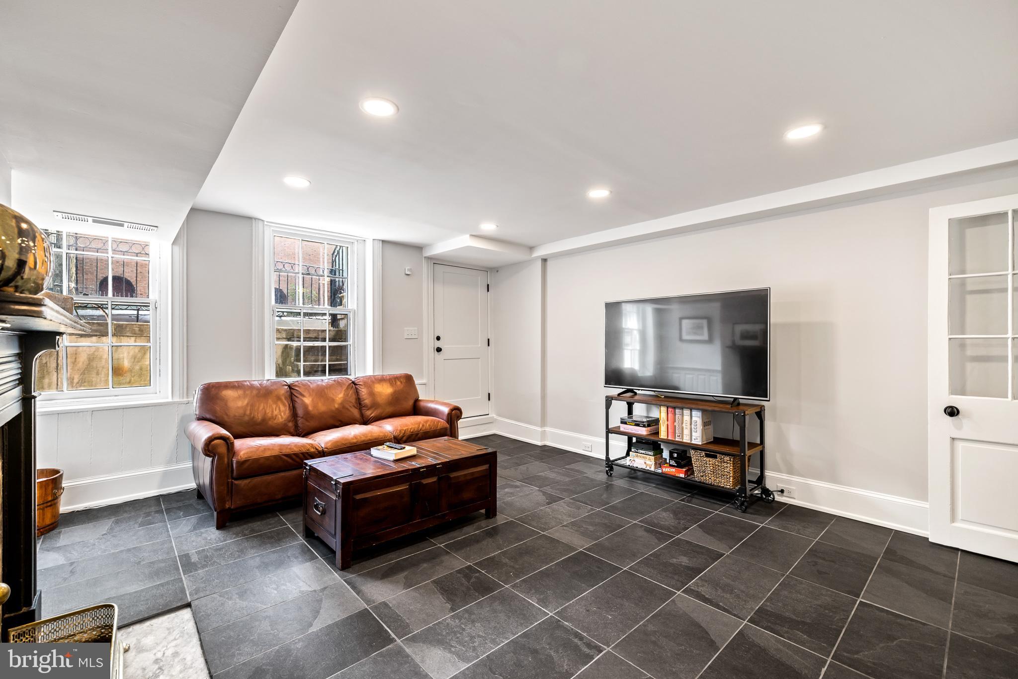 SOCIETY HILL - Residential