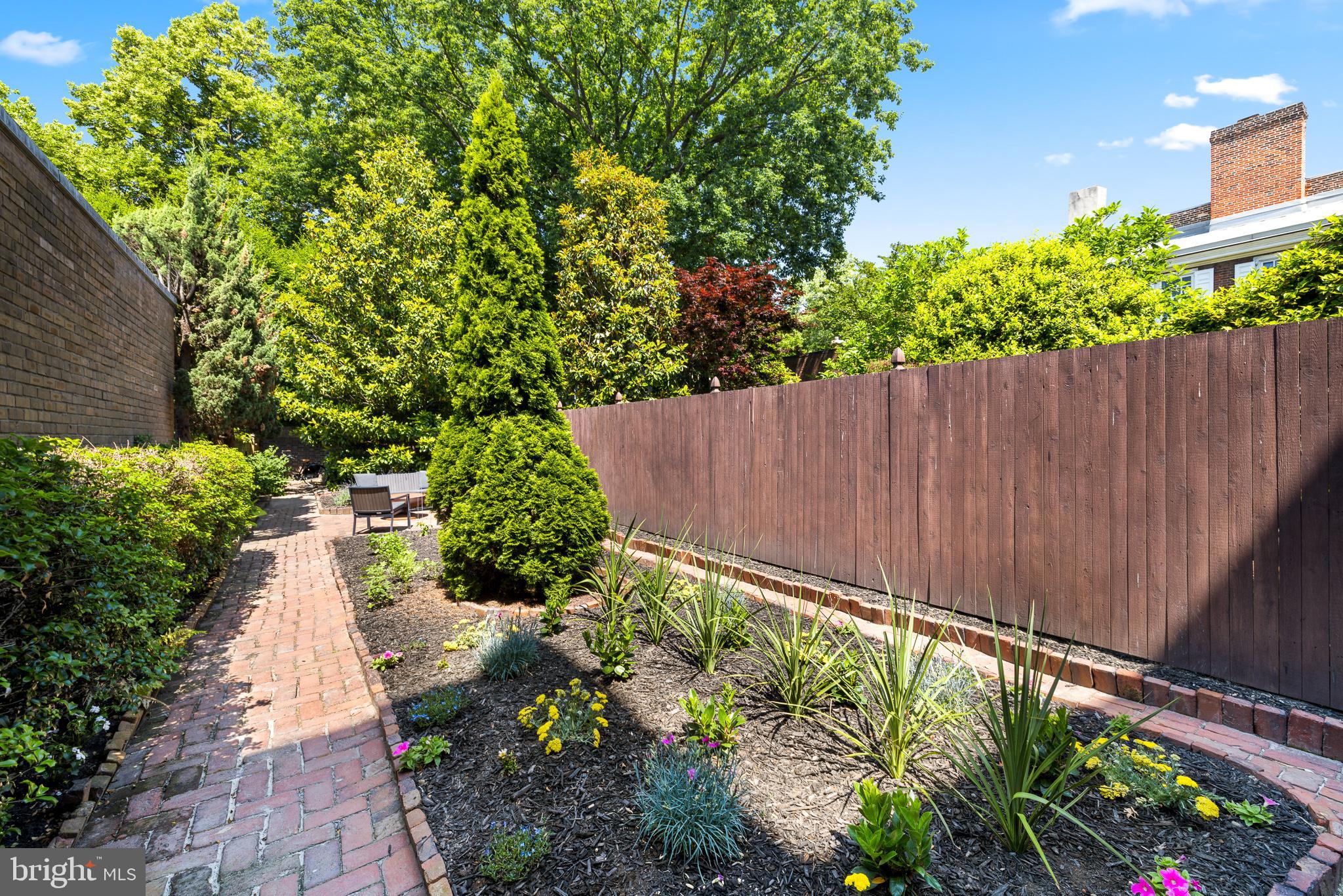 SOCIETY HILL - Residential