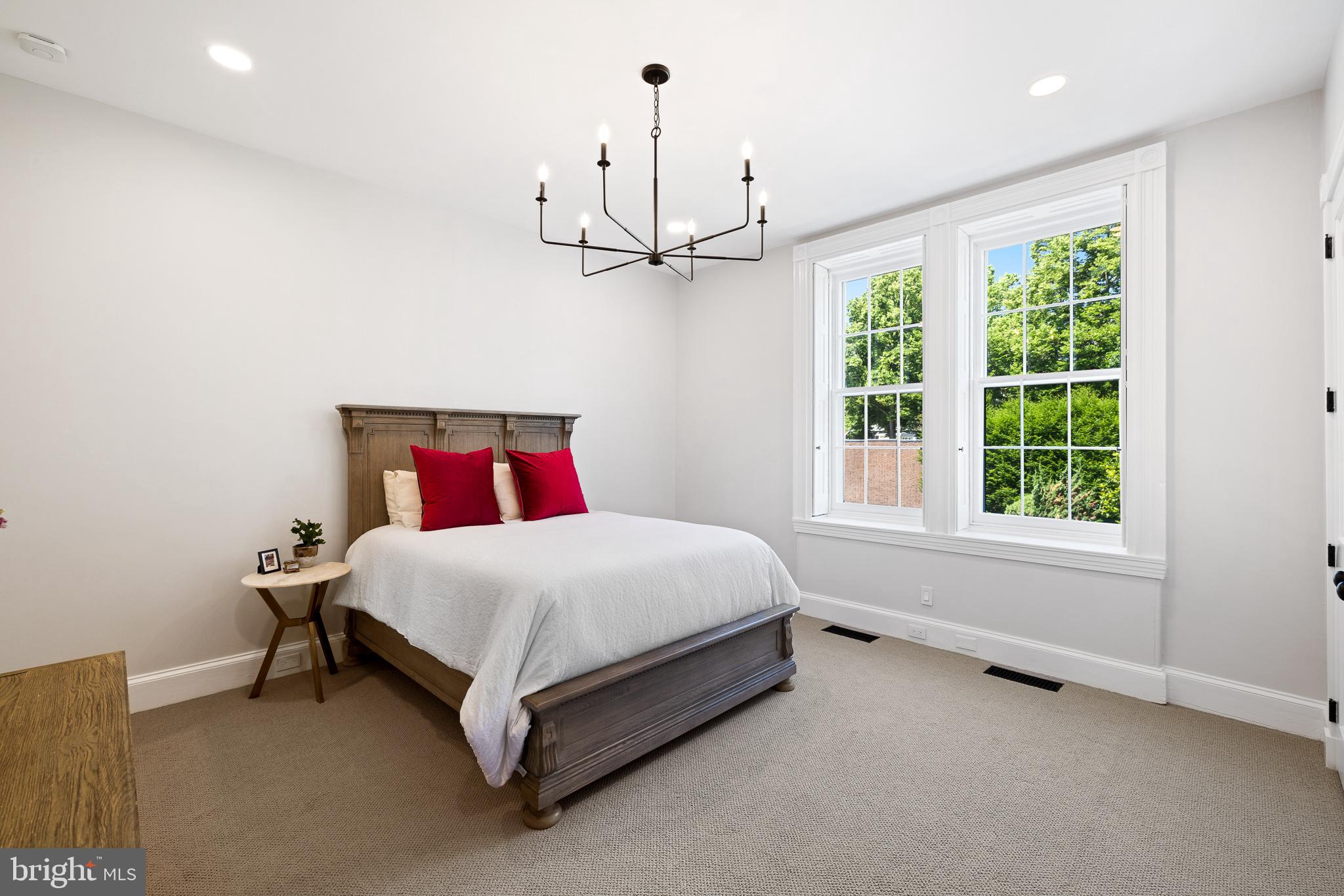 SOCIETY HILL - Residential