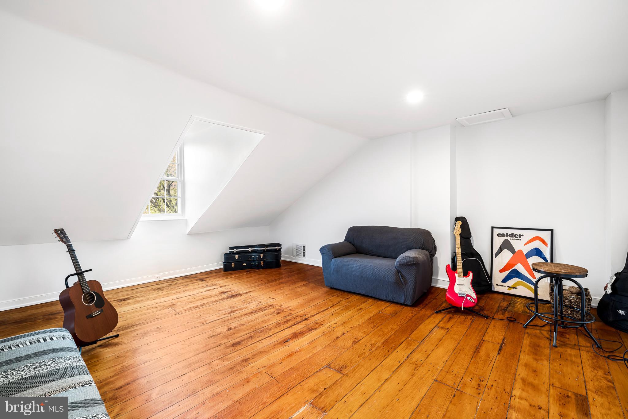 SOCIETY HILL - Residential