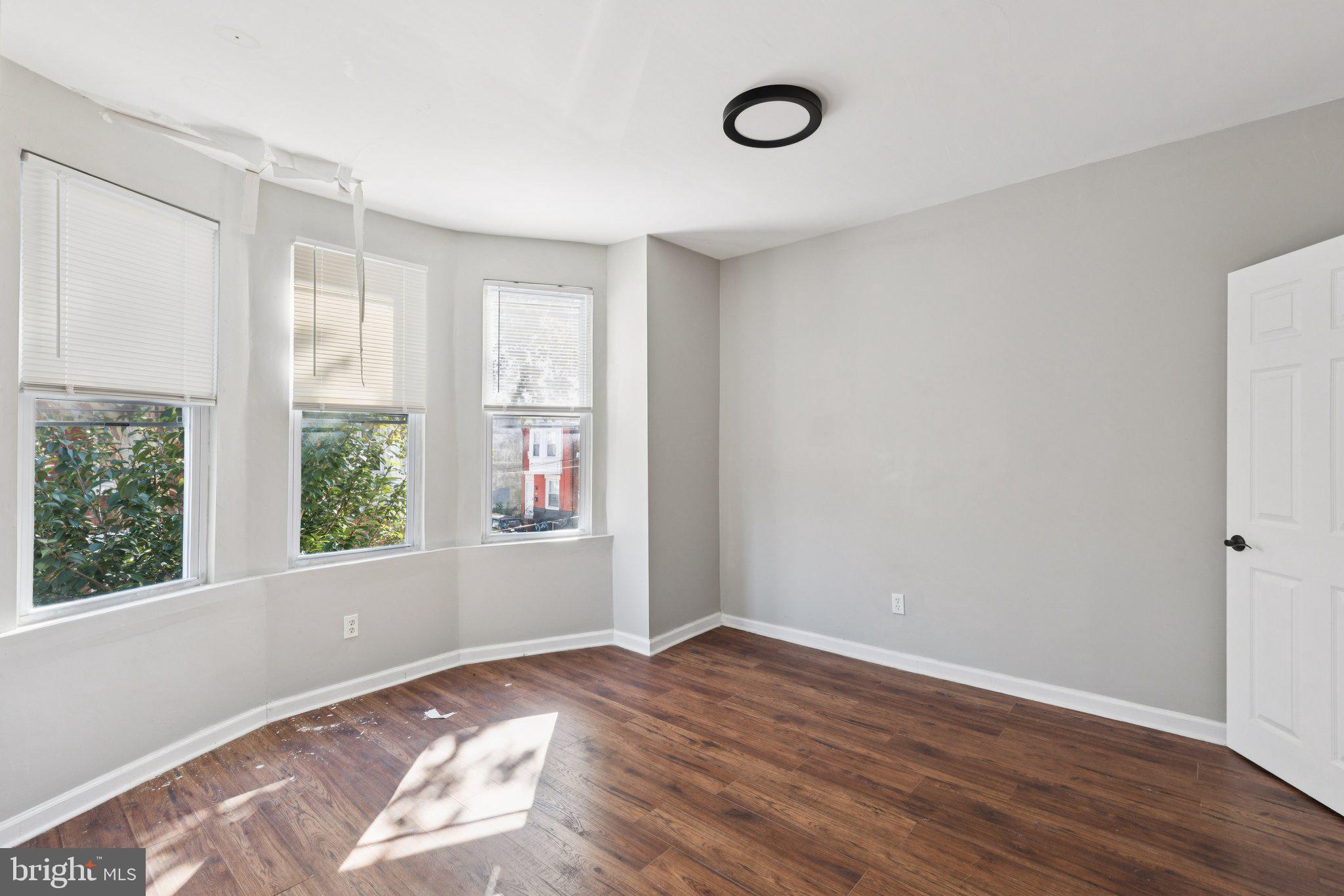 POINT BREEZE - Residential